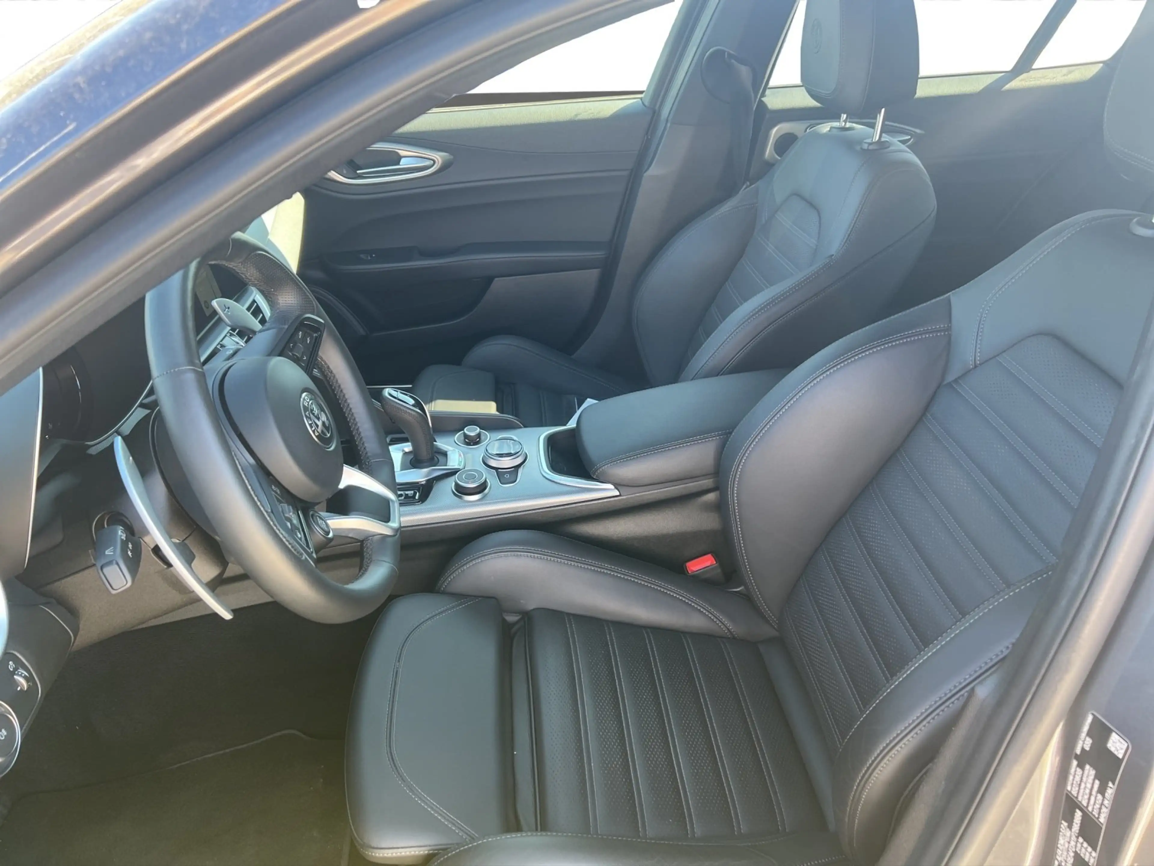 Alfa Romeo Giulia Veloce Q4 2.0 Turbo 16V Kam.+KeyLess+SHZ — photo 10