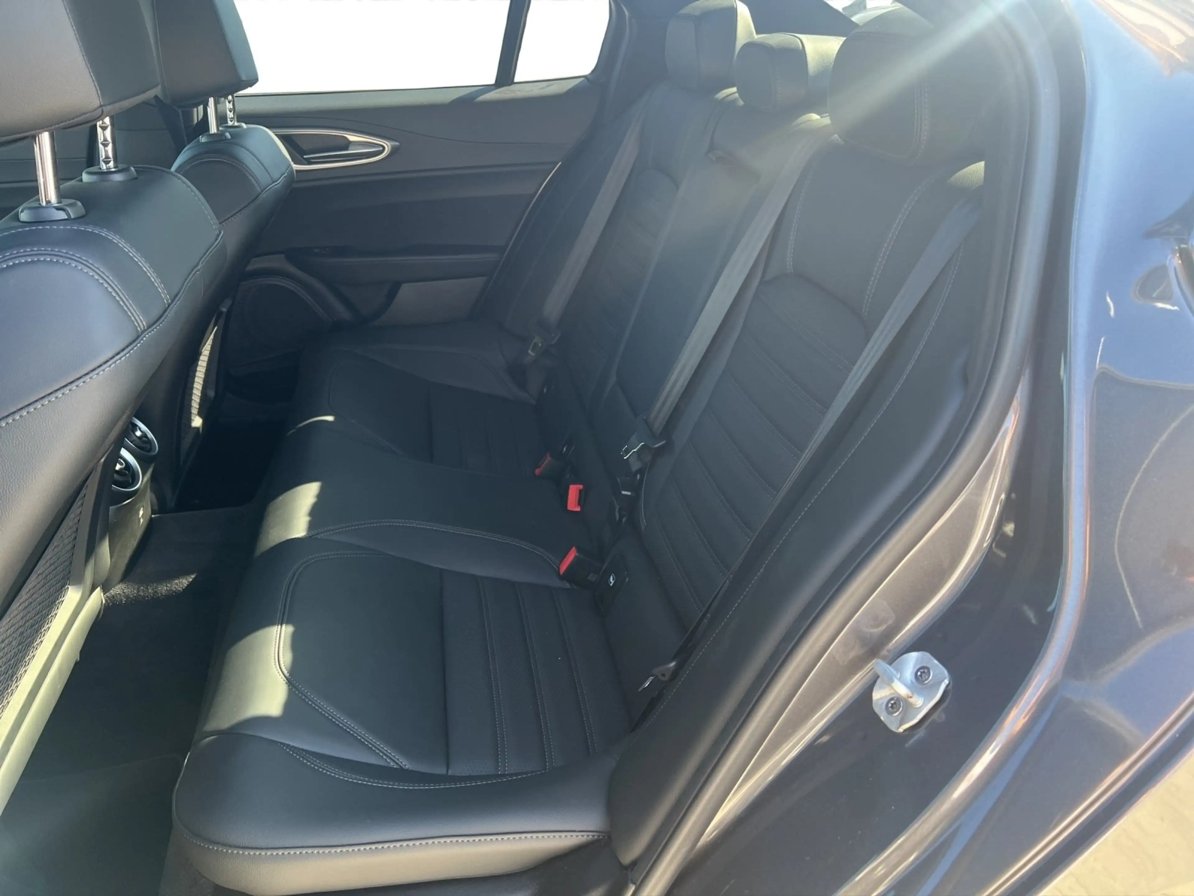 Alfa Romeo Giulia Veloce Q4 2.0 Turbo 16V Kam.+KeyLess+SHZ — photo 13