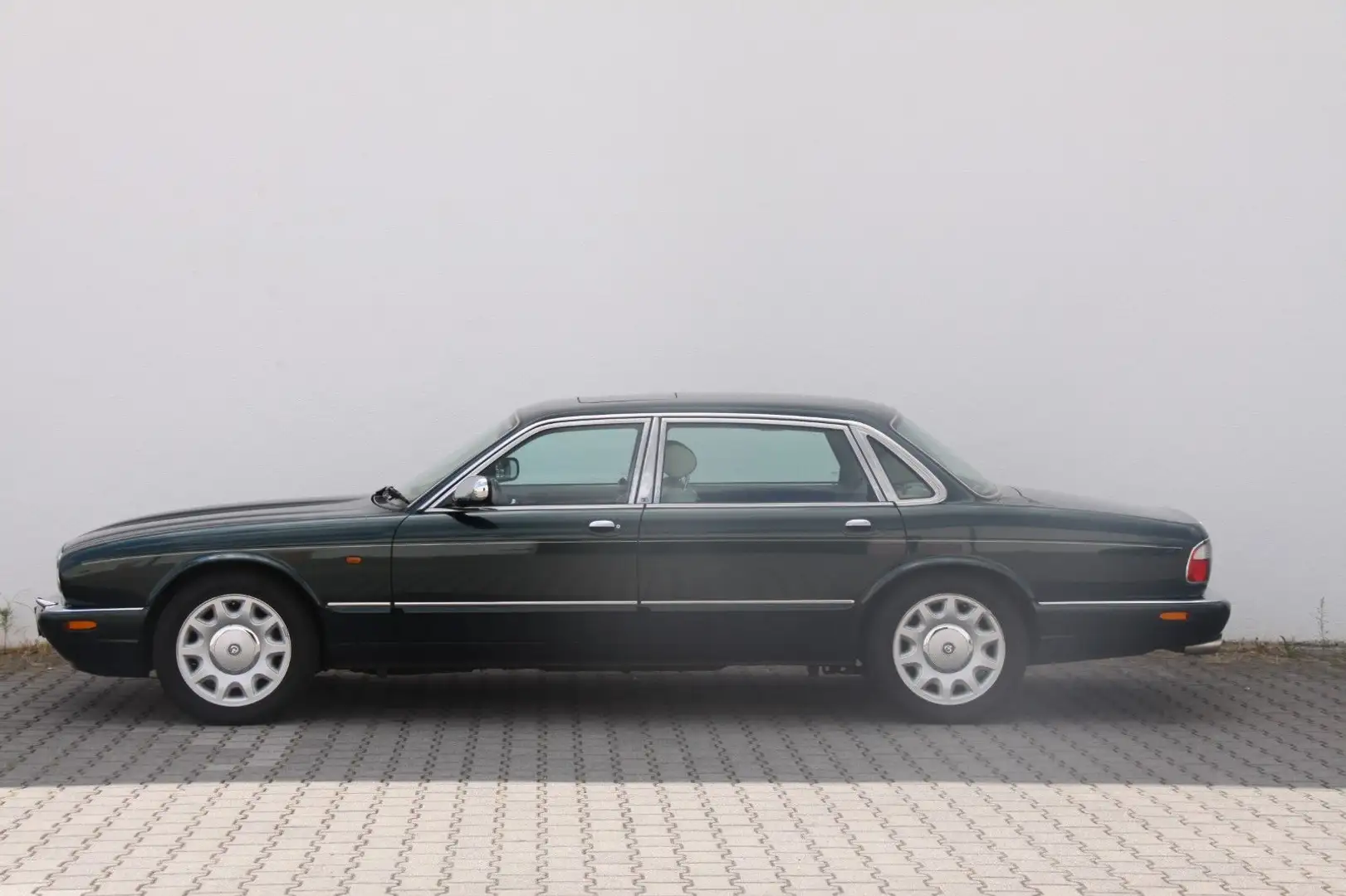 Jaguar Daimler Super V8 Langversion  2 Jahre Garantie zelena - 2