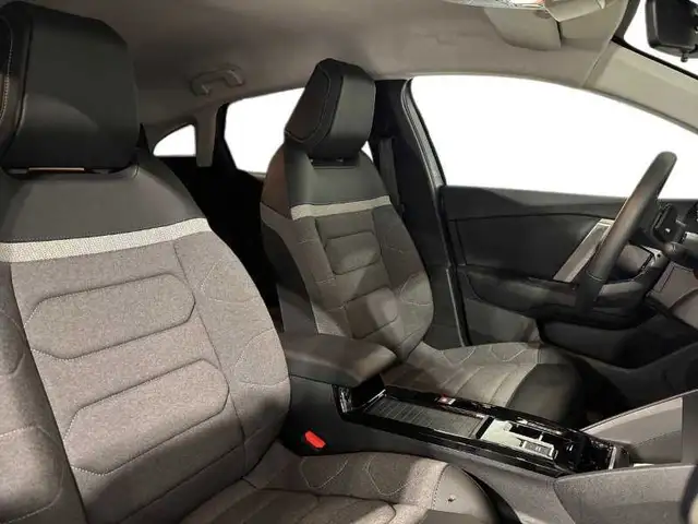 Citroen C4 view 16