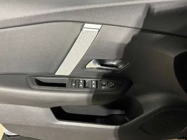 Citroen C4 view 10