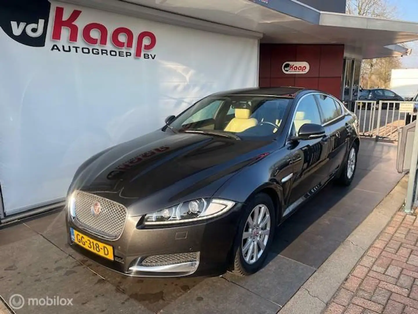 Jaguar XF 2.2D Prestige L.E. Grijs - 2