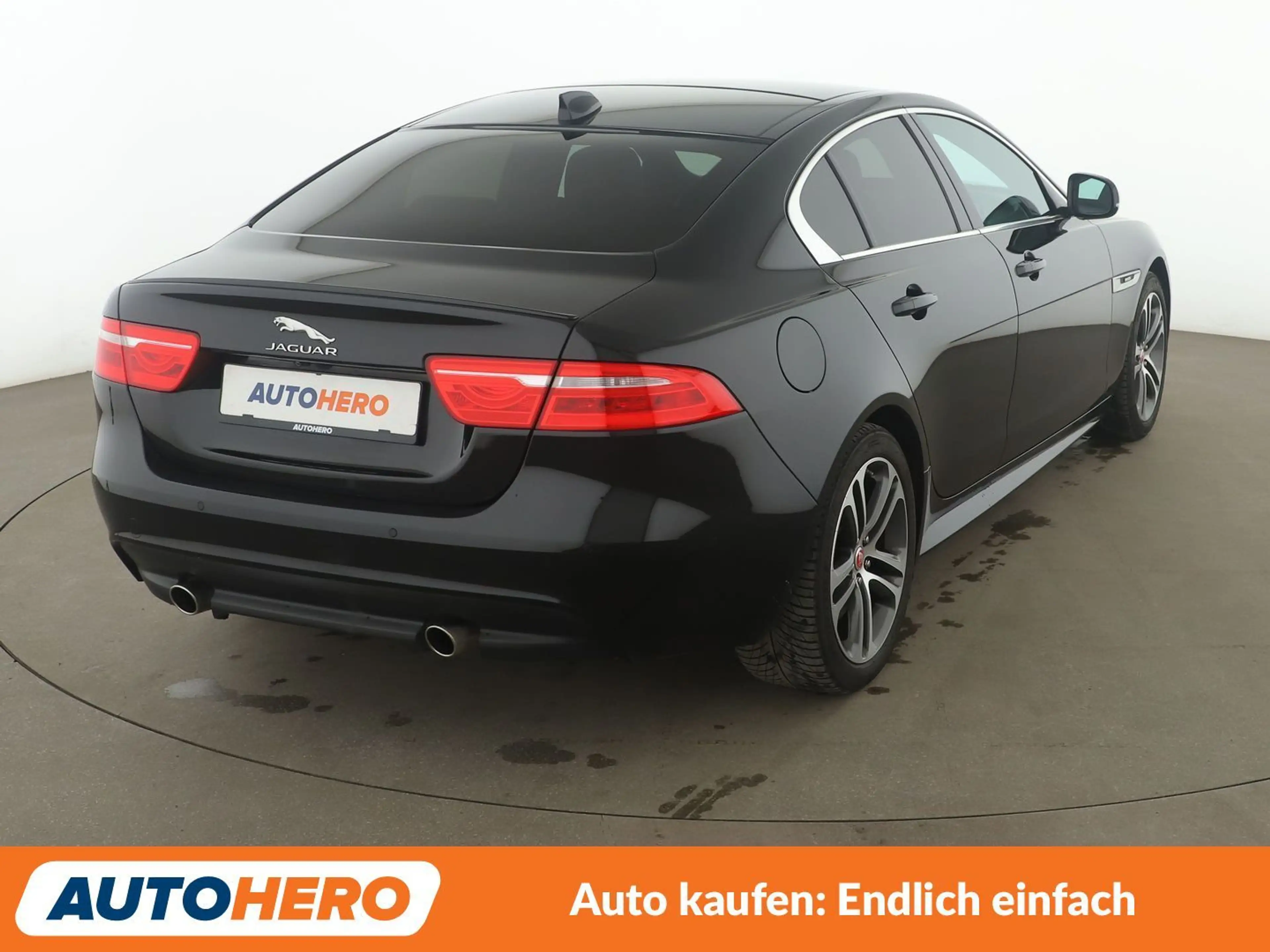 Jaguar XE 25d R-Sport AWD Aut*NAVI*XENON*TEMPO*CAM*PDC*SHZ* — photo 6
