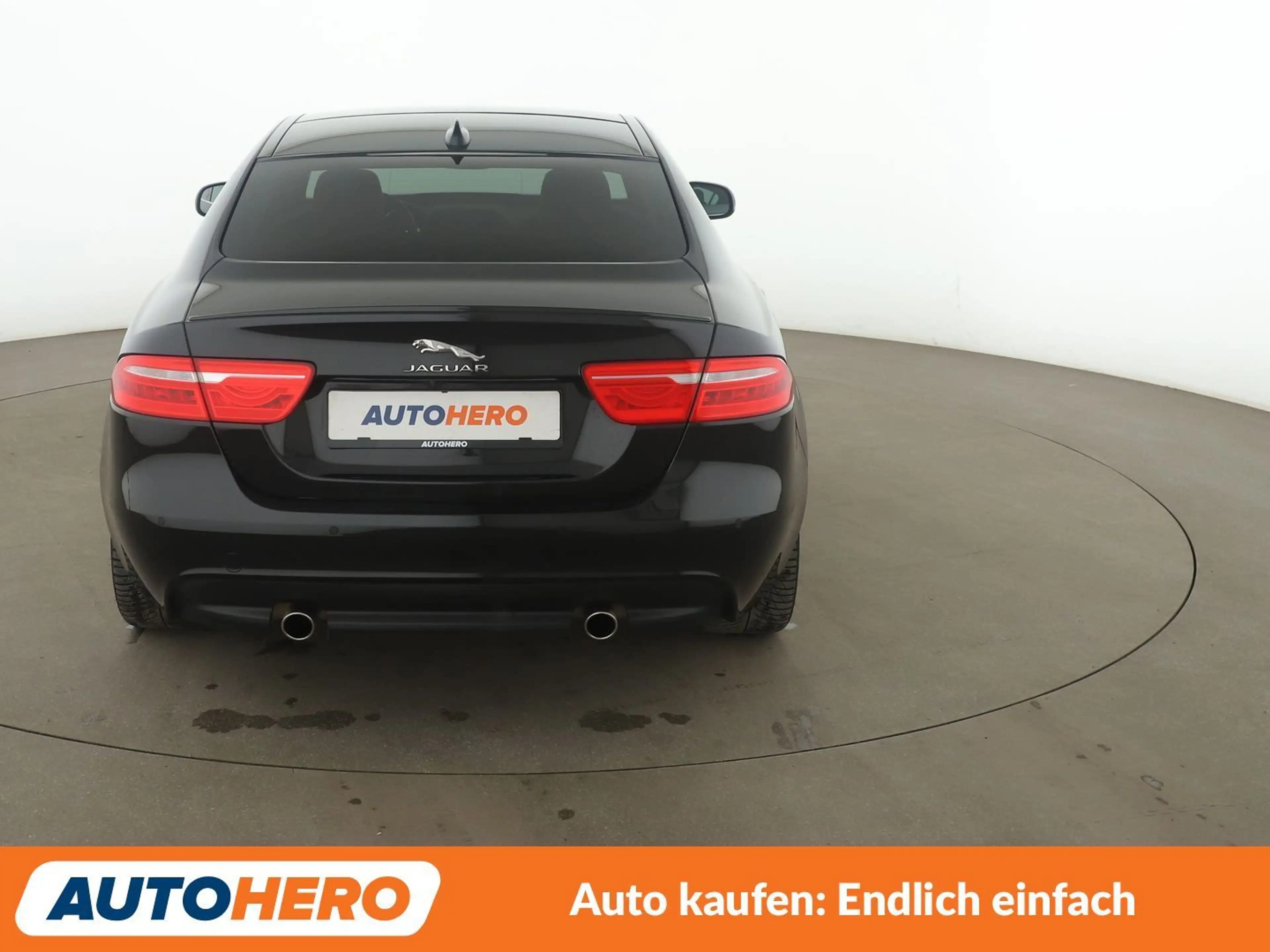 Jaguar XE 25d R-Sport AWD Aut*NAVI*XENON*TEMPO*CAM*PDC*SHZ* — photo 5