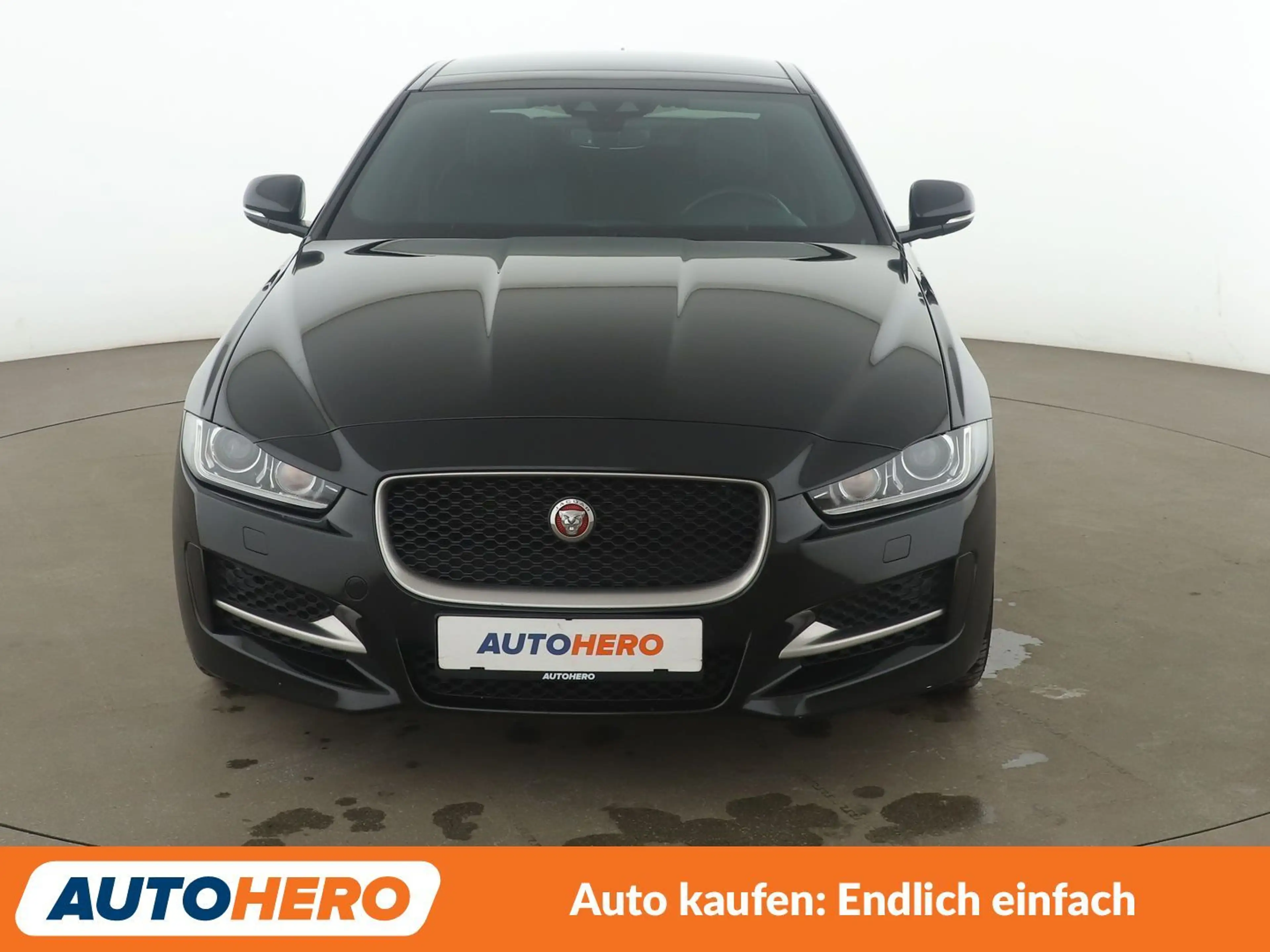 Jaguar XE 25d R-Sport AWD Aut*NAVI*XENON*TEMPO*CAM*PDC*SHZ* — photo 9