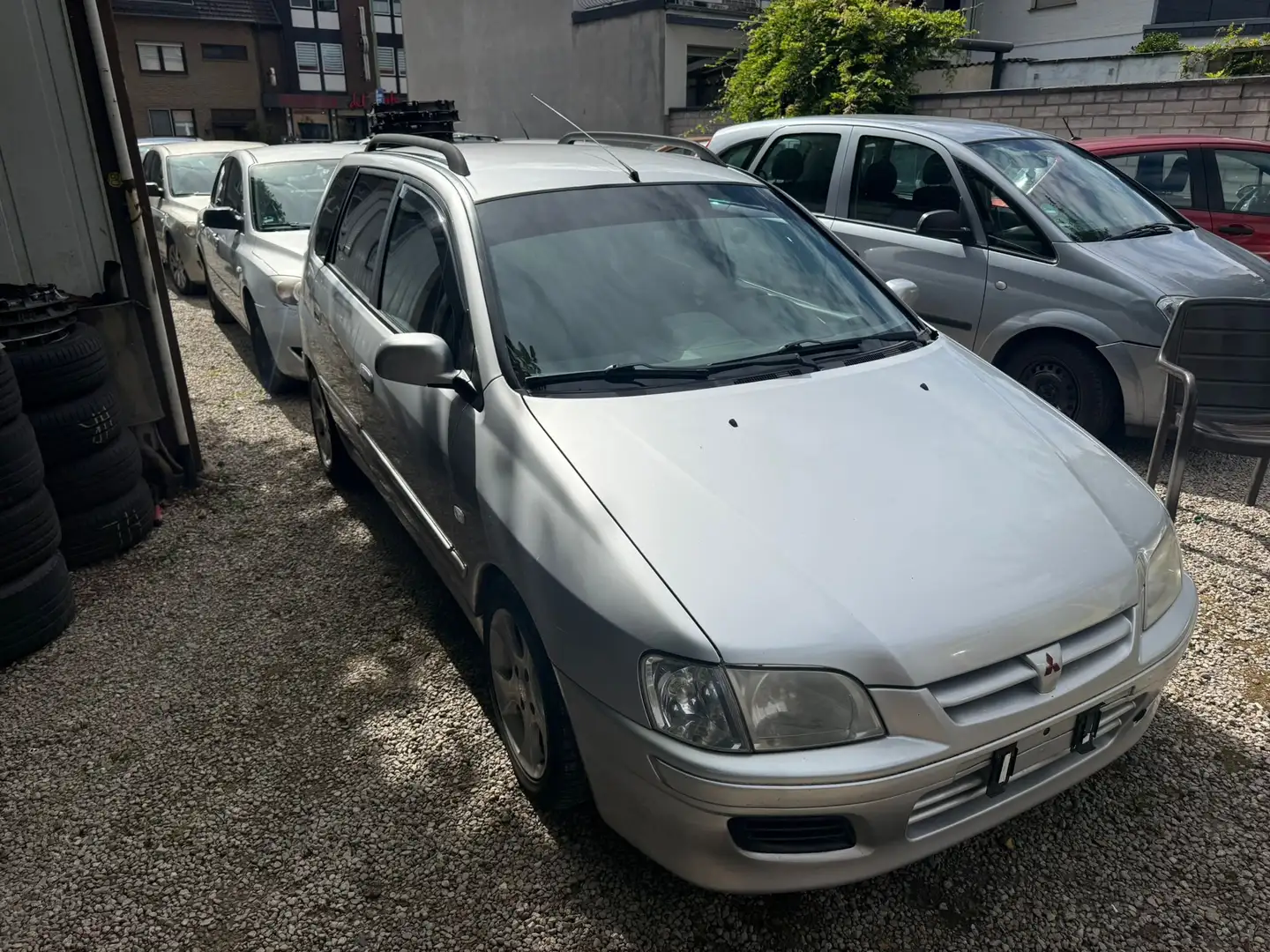 Mitsubishi Space Star Space Star 1.6 Automatik Silber - 1