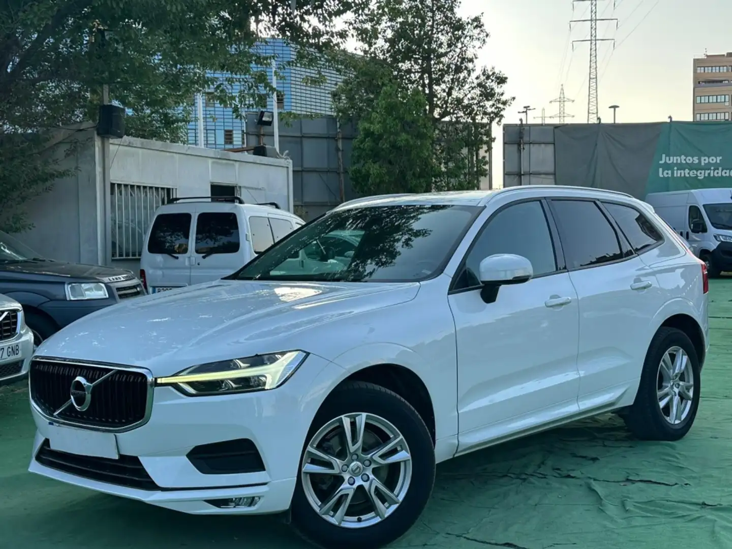 Volvo XC60 D4 Momentum AWD Aut. Blanco - 1