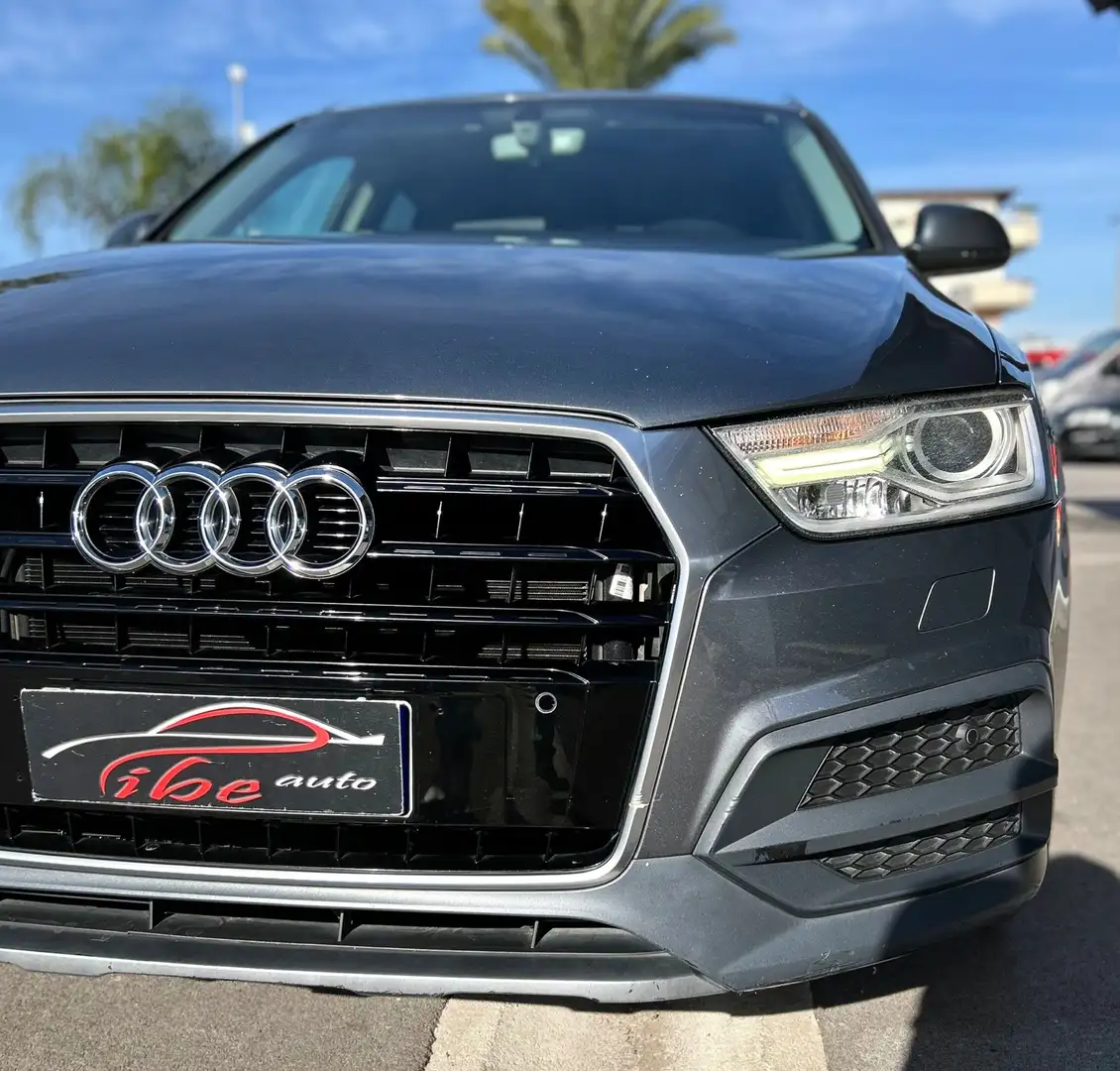 Audi Q3 2.0 tdi quattro 150cv Gris - 2