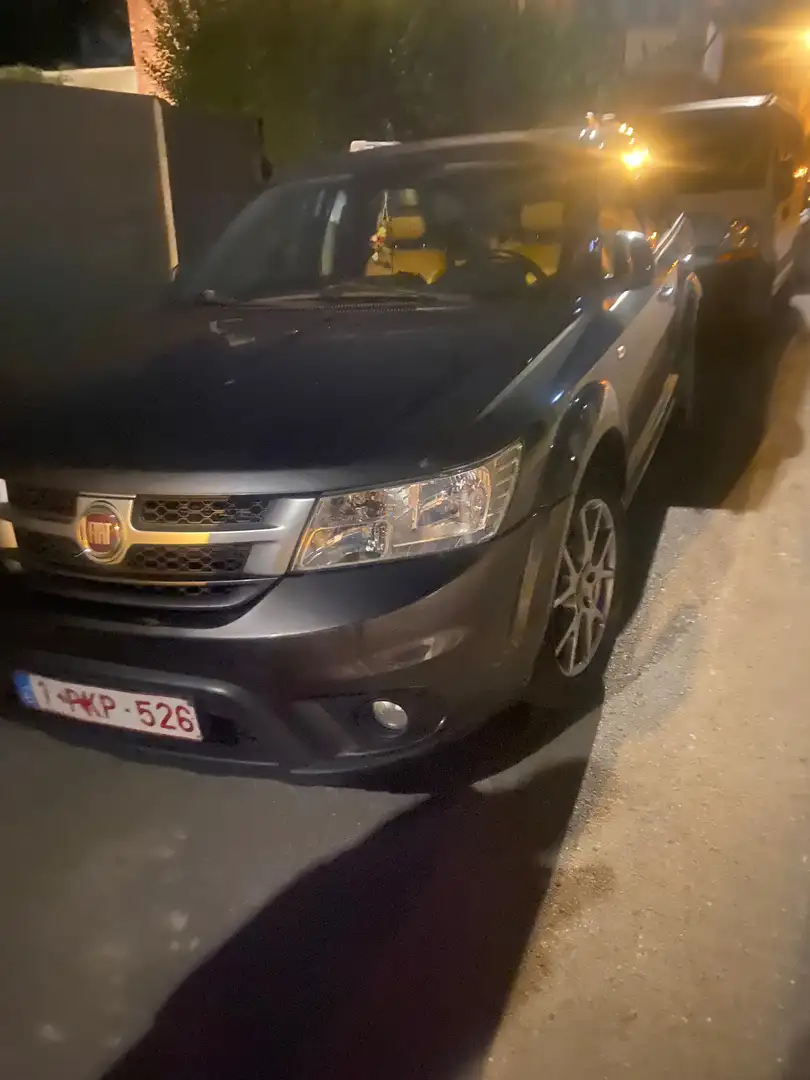 Fiat Freemont Freemont 2.0 MultiJet Urban Grijs - 1