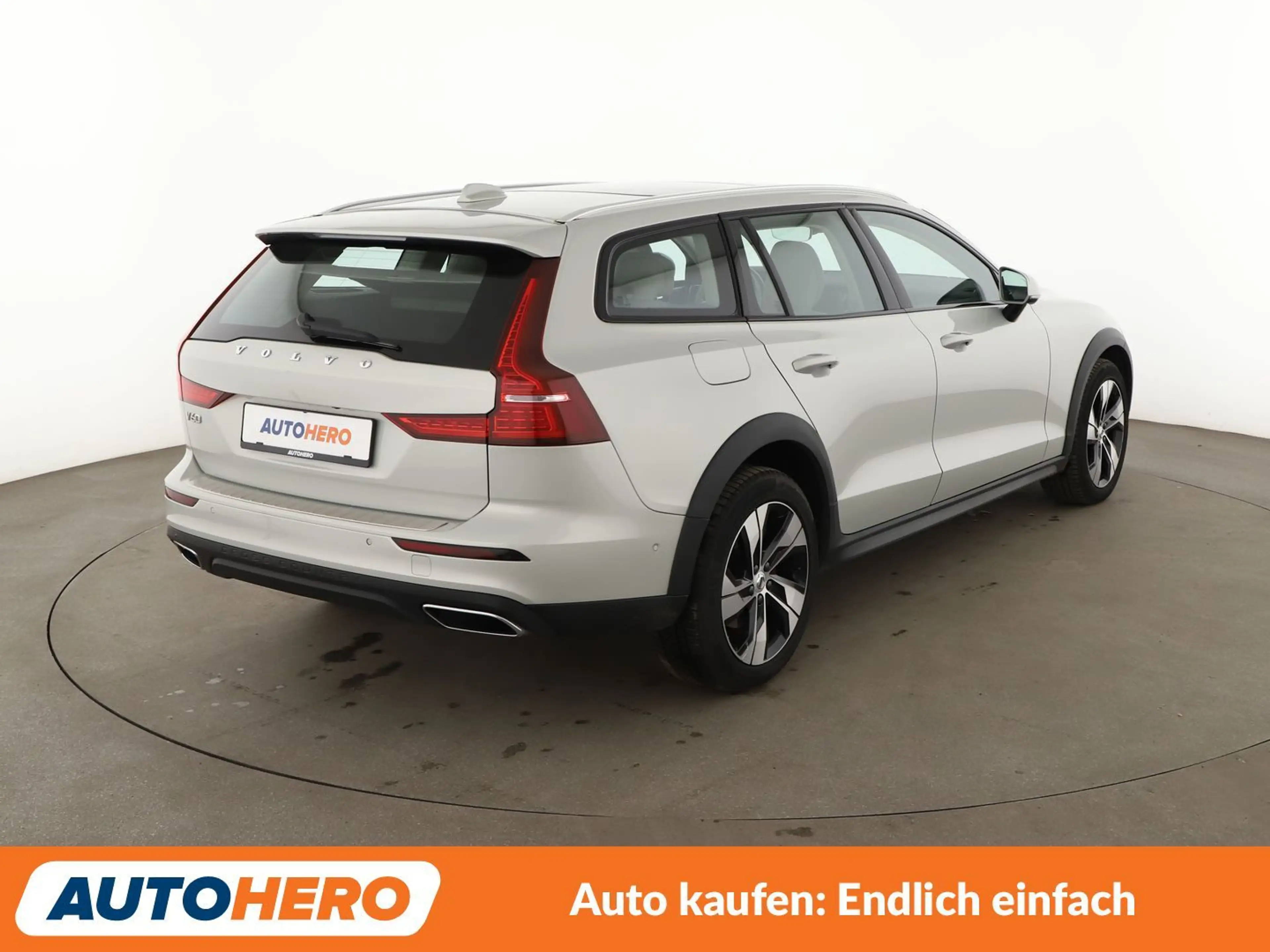 Volvo V60 Cross Country 2.0 B4 Mild-Hybrid Pro AWD Aut*NAVI*LED*TEMPO*CAM* — photo 6