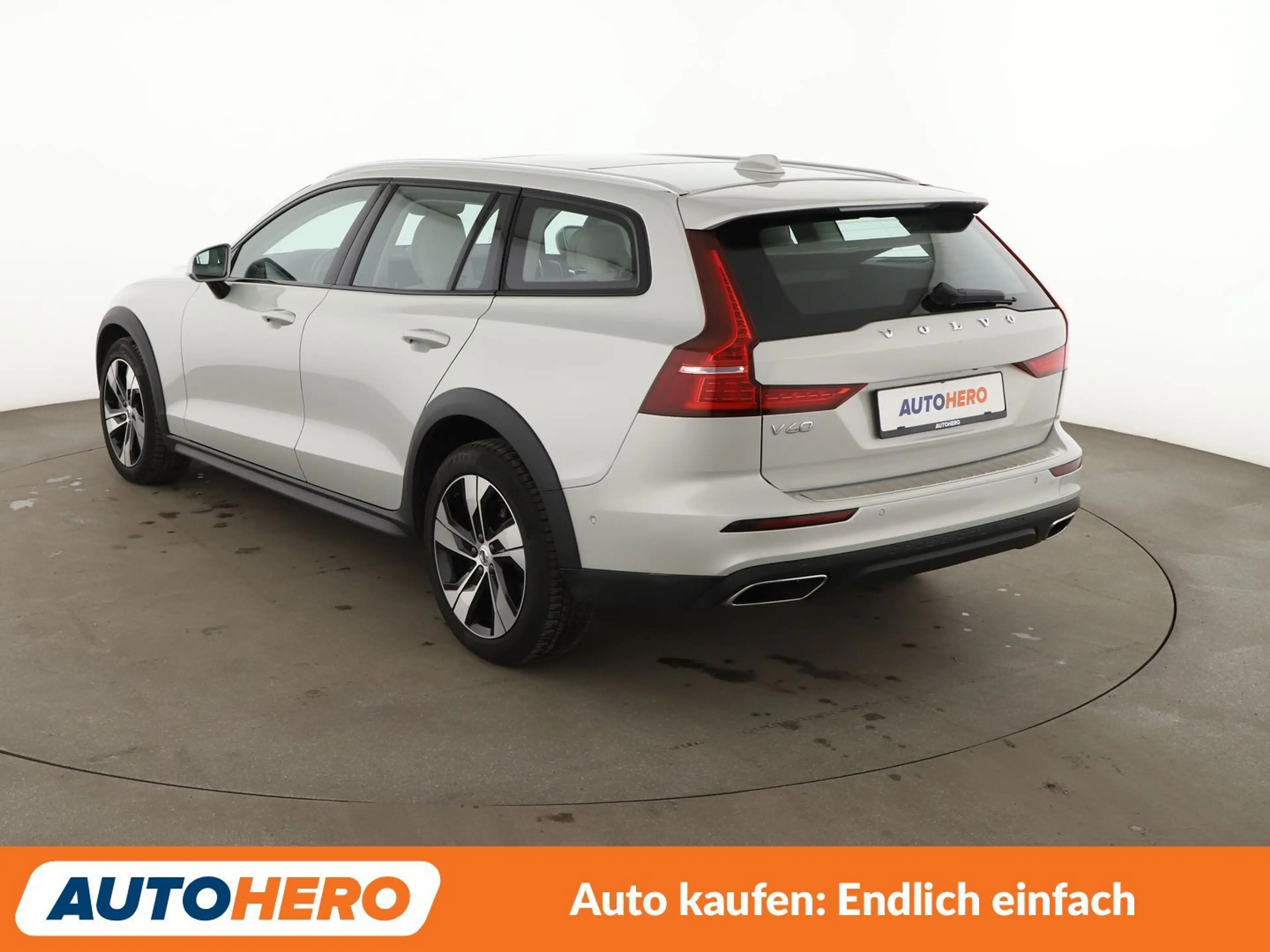 Volvo V60 Cross Country 2.0 B4 Mild-Hybrid Pro AWD Aut*NAVI*LED*TEMPO*CAM* — photo 4