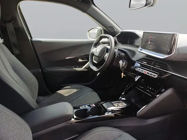 Peugeot 2008 view 11