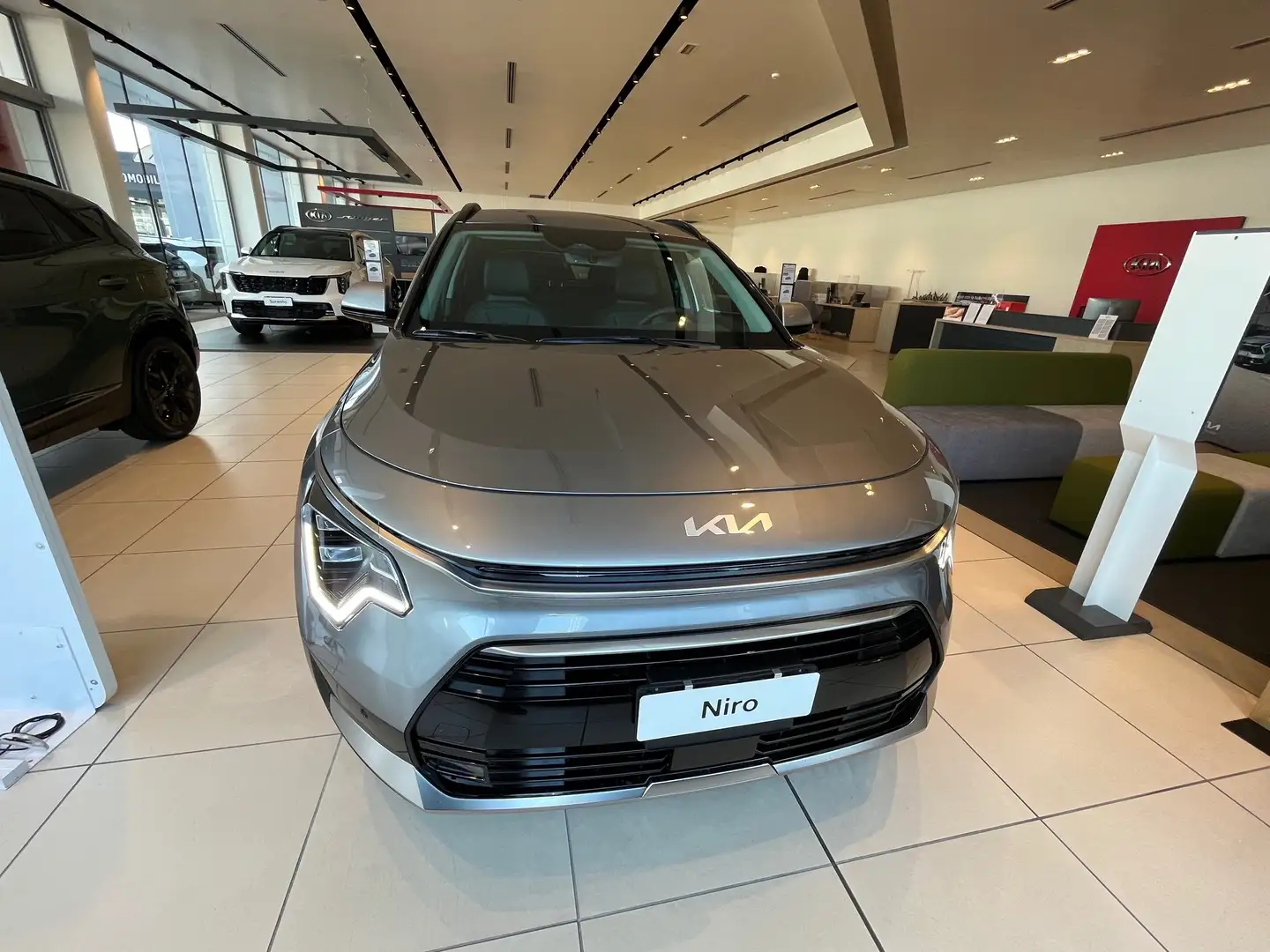 Kia Niro PHEV 1.6 Plug-In Hybrid 171cv DCT EVOLUTION Nuova Srebrny - 2
