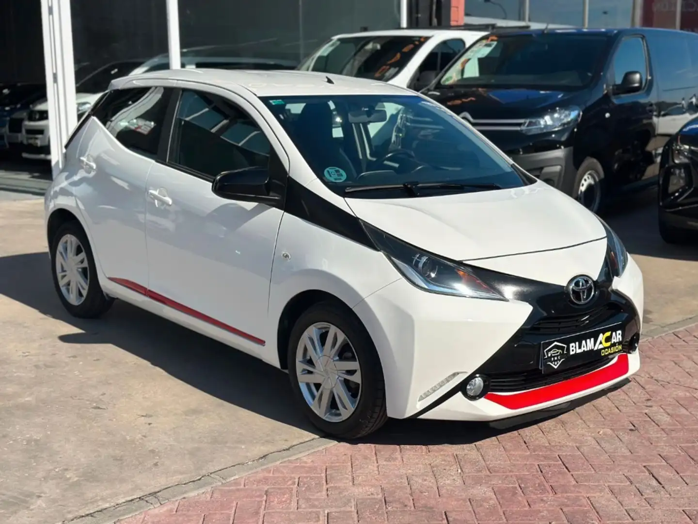 Toyota Aygo 1.0 VVT-i x-wave Wit - 1