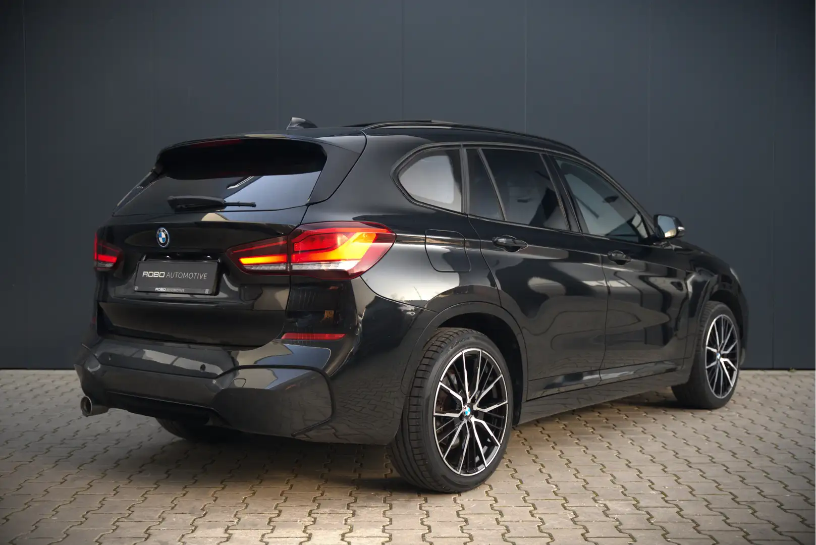 BMW X1 xDrive25e Business Edition Plus M Sport | Panorama Noir - 2