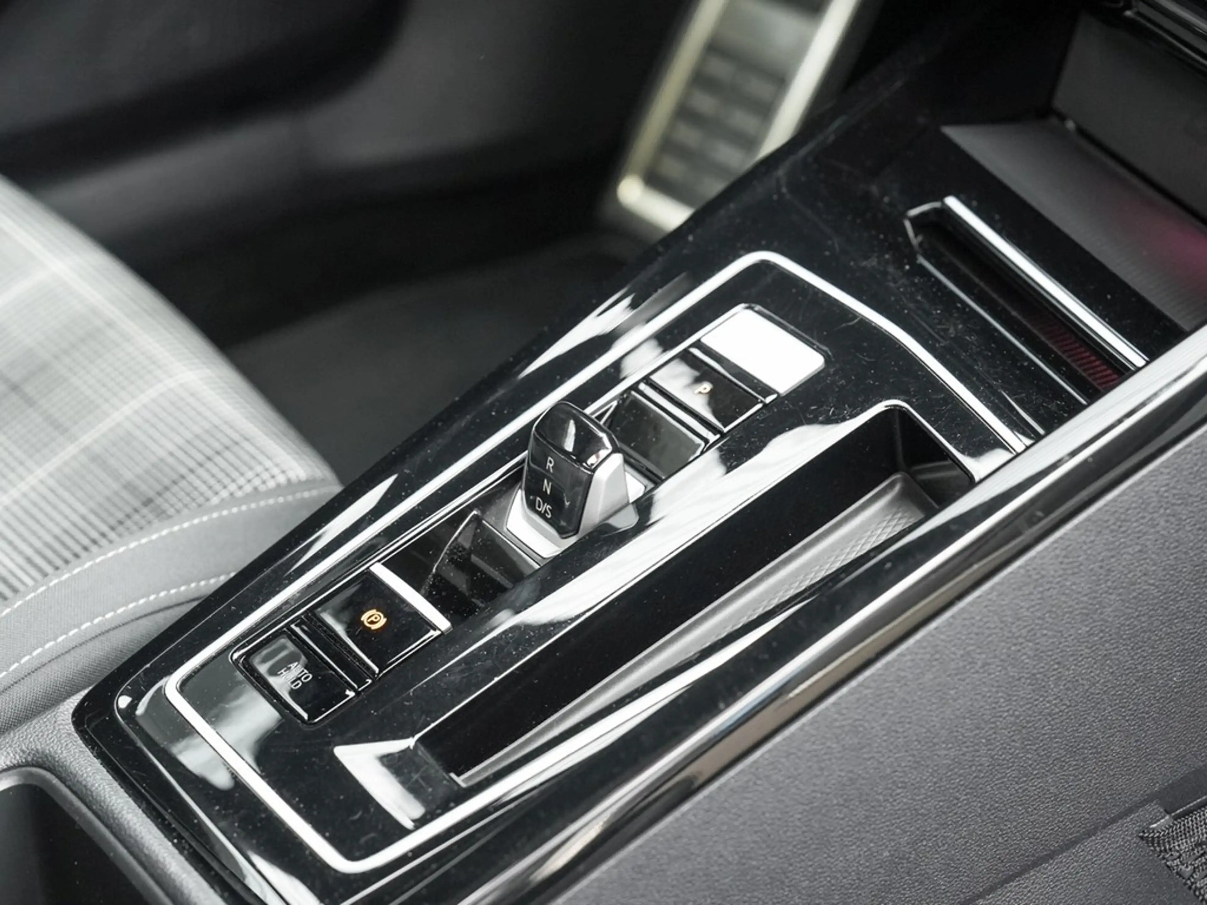 Volkswagen Golf GTD 2.0 TDI DSG AHK/Pano/RFK — photo 9