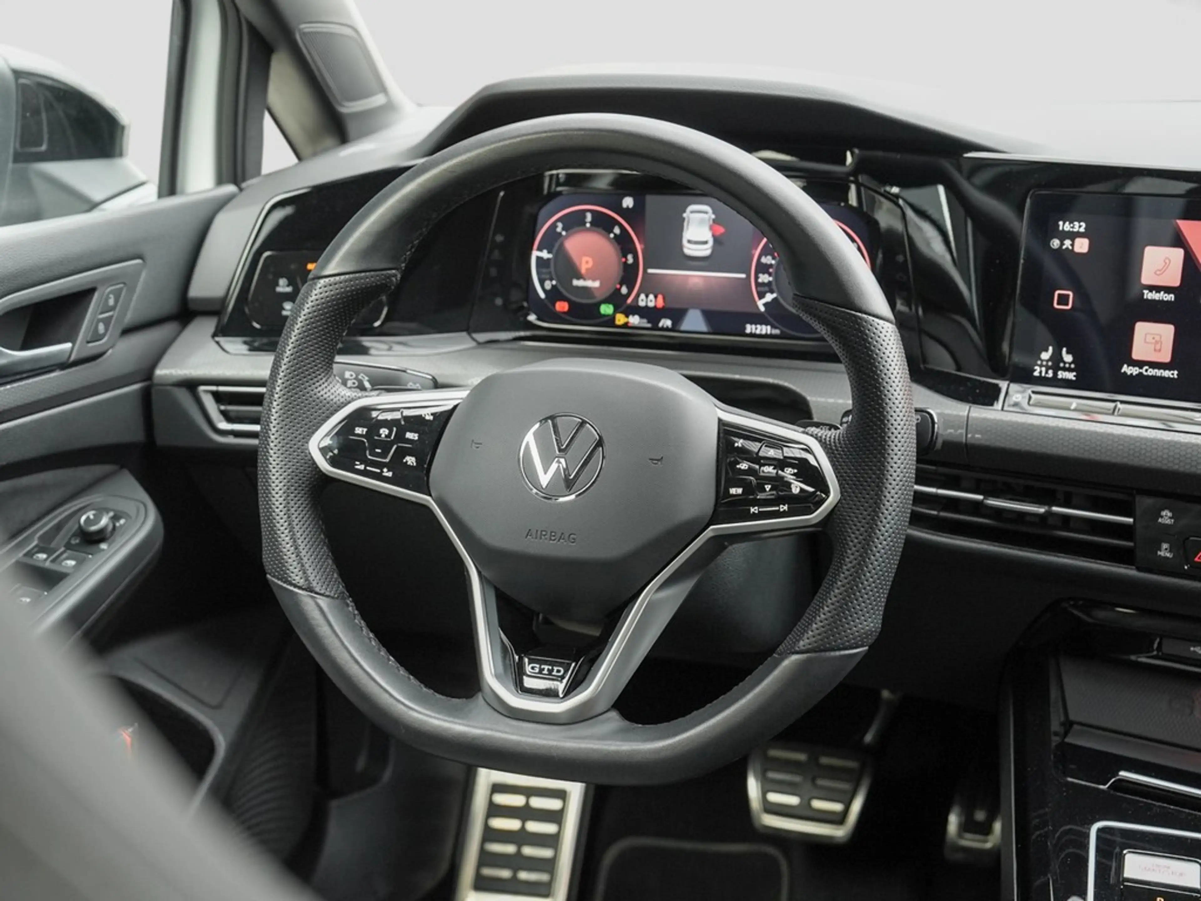 Volkswagen Golf GTD 2.0 TDI DSG AHK/Pano/RFK — photo 12
