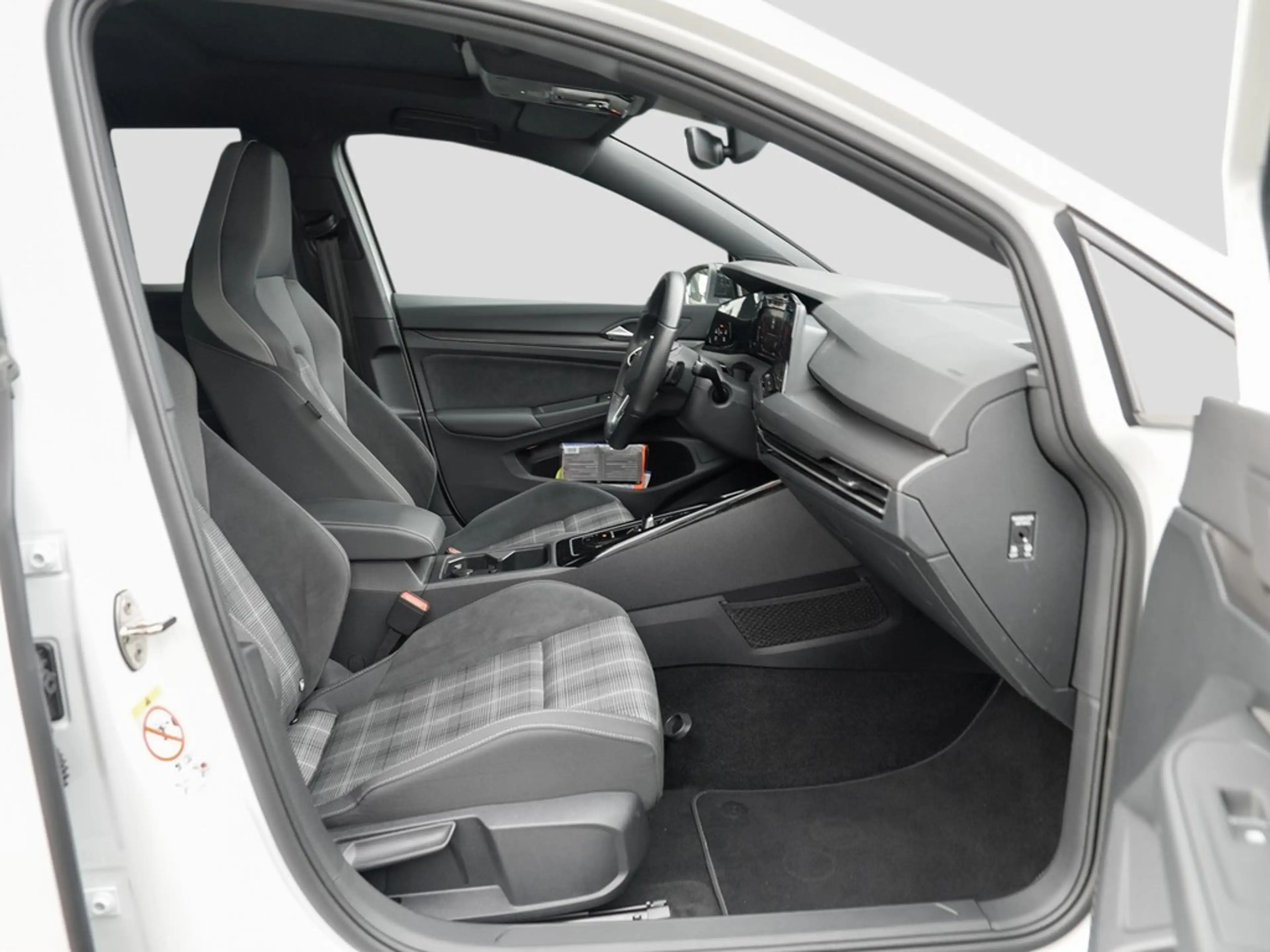 Volkswagen Golf GTD 2.0 TDI DSG AHK/Pano/RFK — photo 7