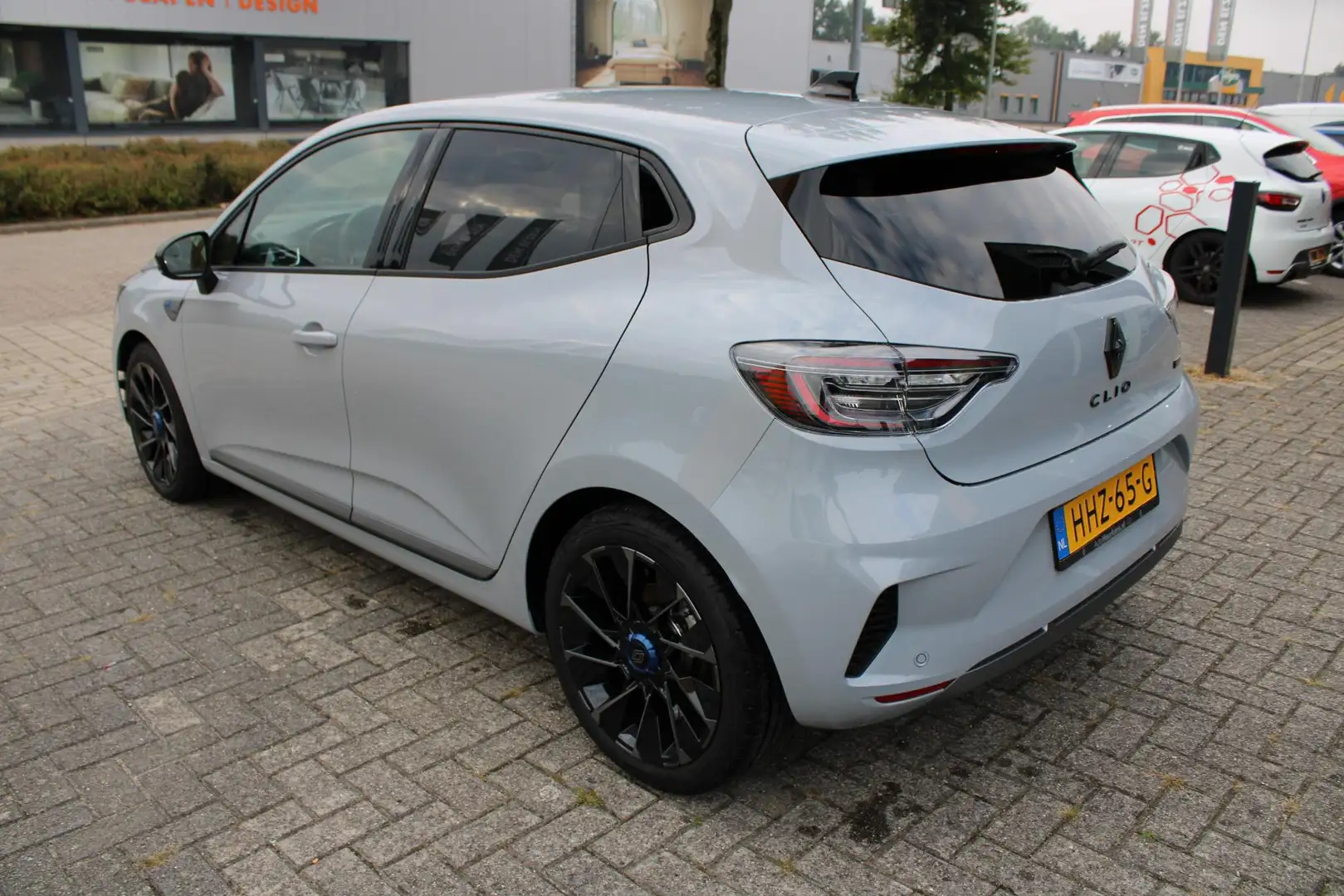 Renault Clio E-Tech Full Hybrid 145 esprit Alpine l Origineel N Gris - 2