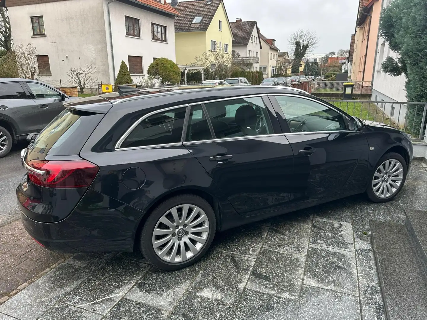 Opel Insignia Insignia 1.6 CDTI Sports Tourer Aut. Sport Schwarz - 2