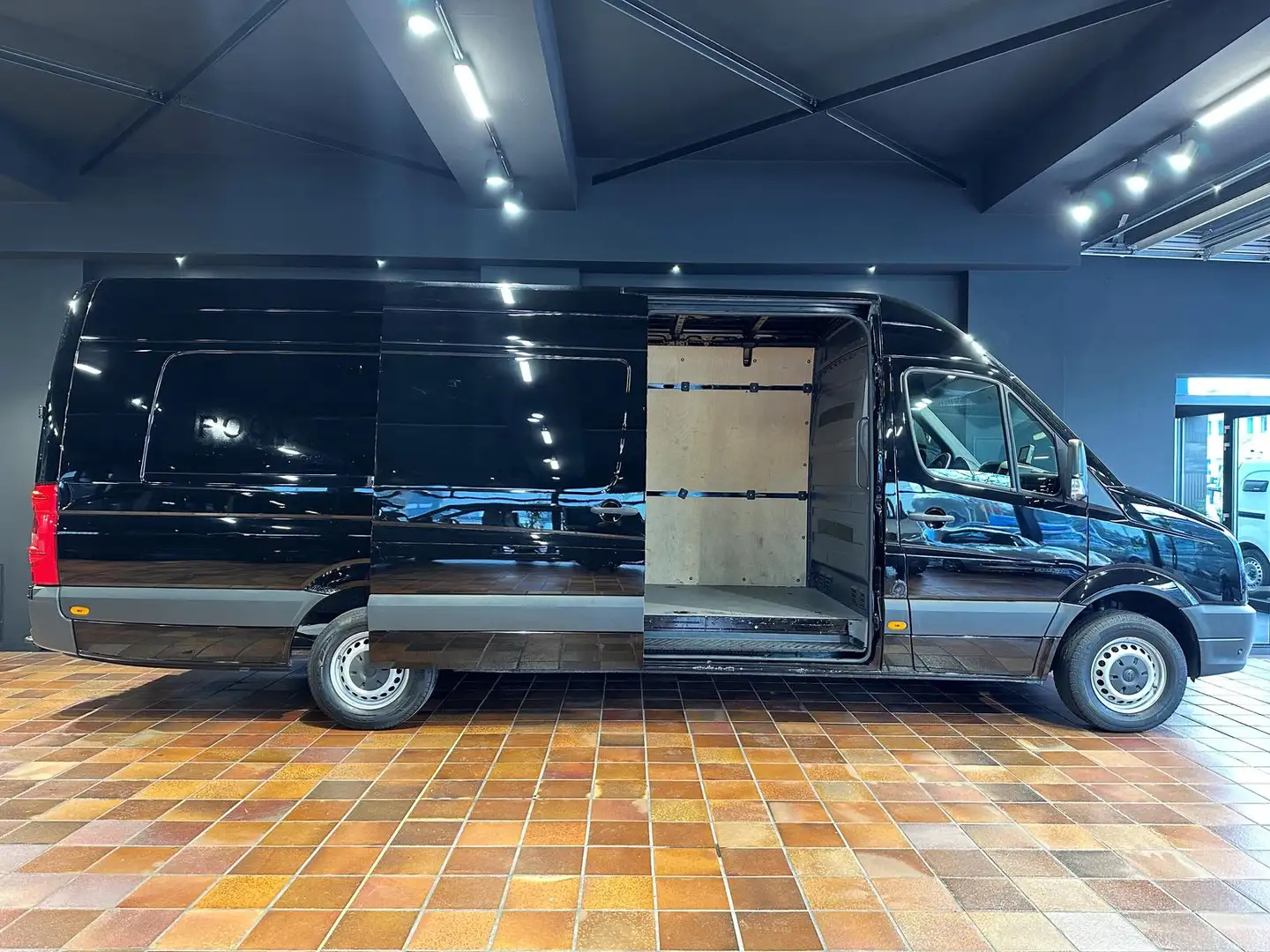 Volkswagen Crafter 35 L4H2 SUPERMAXI EXTRALANG AHK-3,5T KAMERA ÜBERHA Schwarz - 2