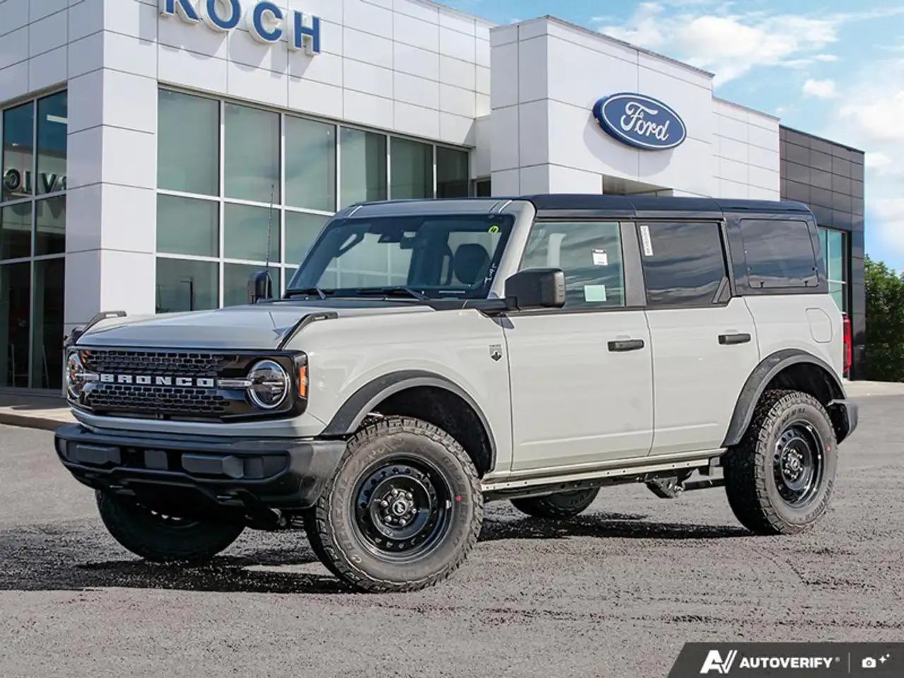 Ford Bronco photo Ford Bronco