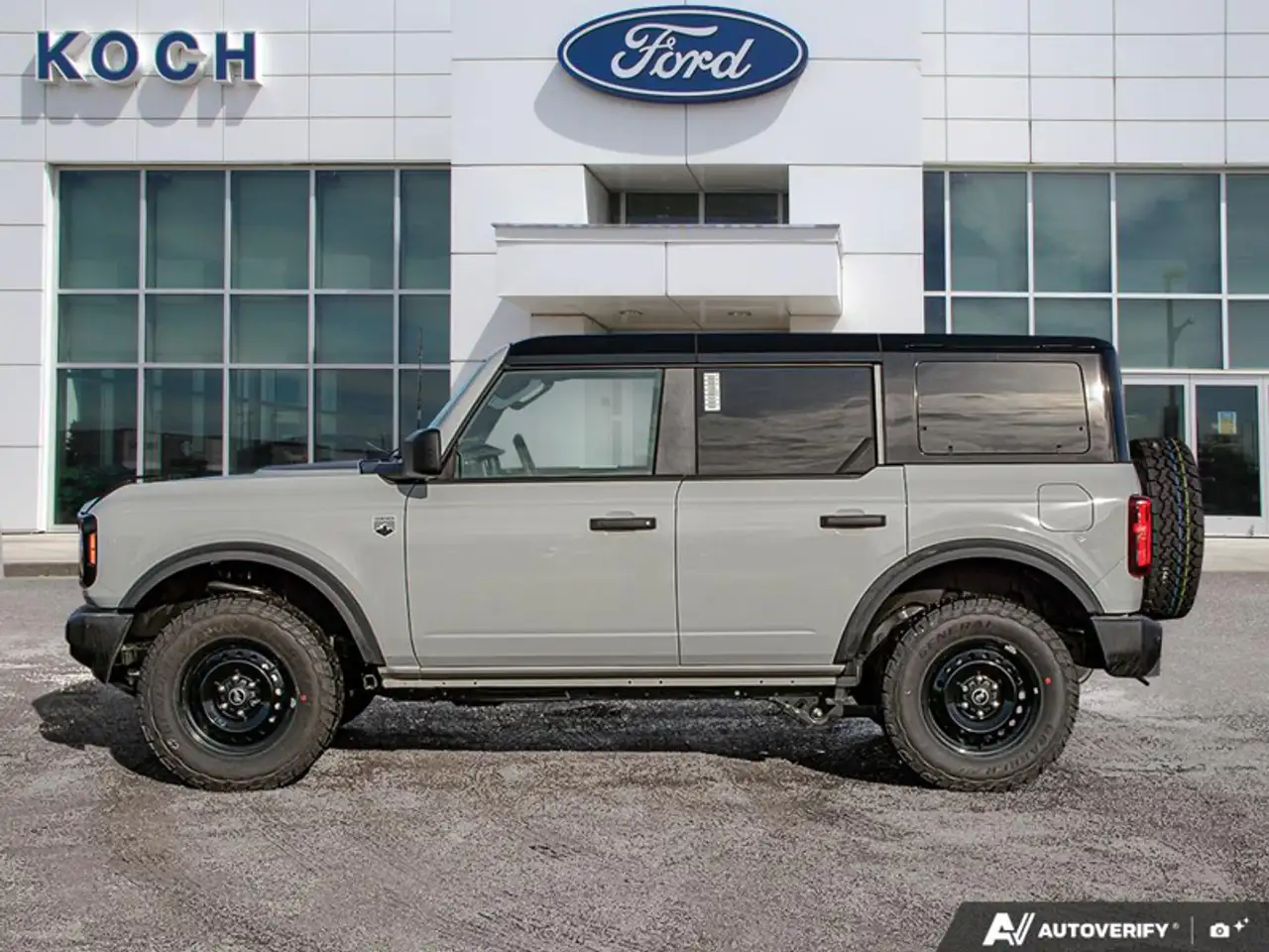 Ford Bronco photo Ford Bronco