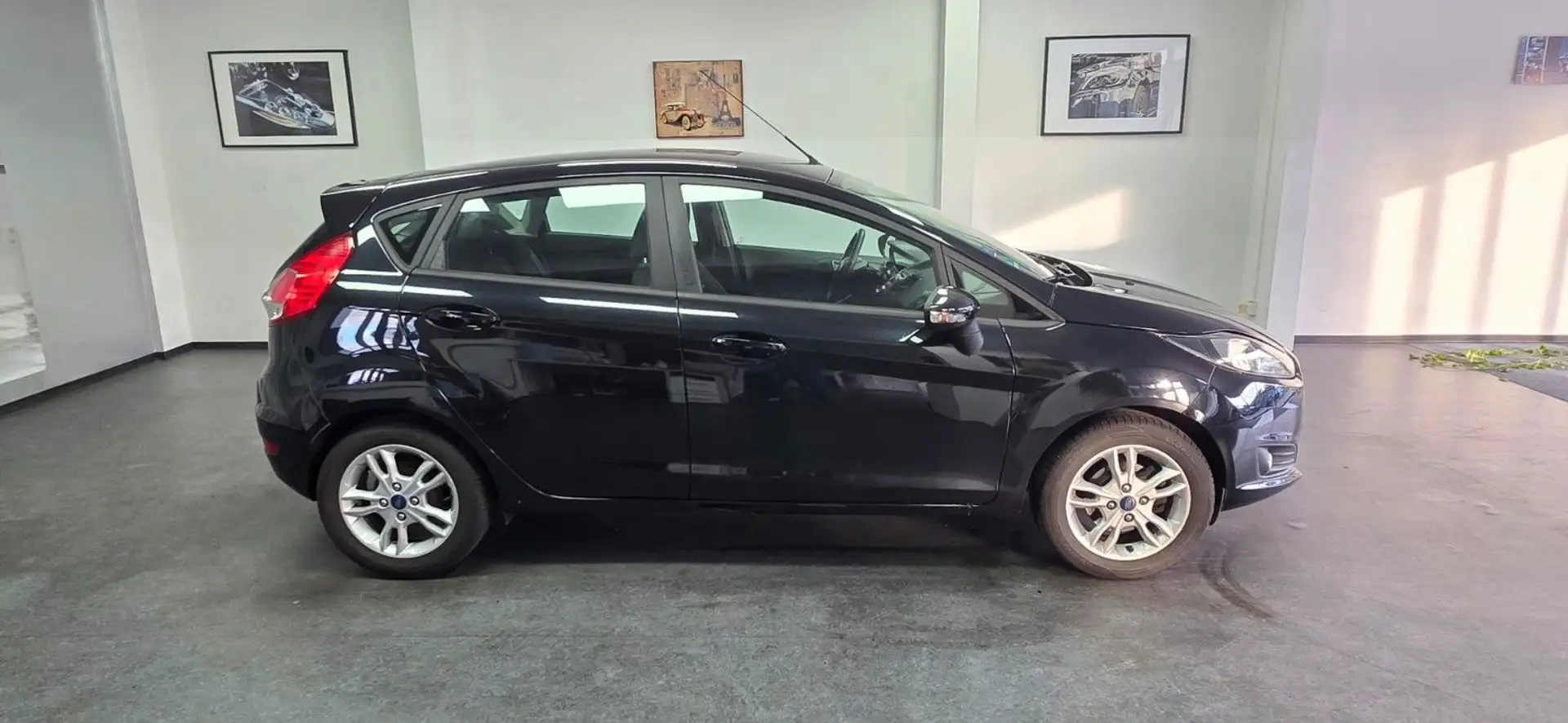 Ford Fiesta Titanium 87.000 km TÜV 11/2027 Schwarz - 1