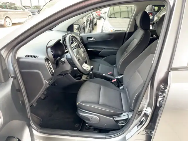 Kia Picanto view 8
