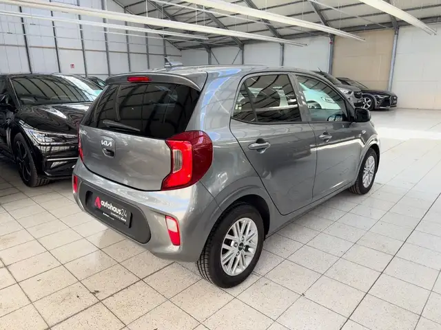 Kia Picanto view 5