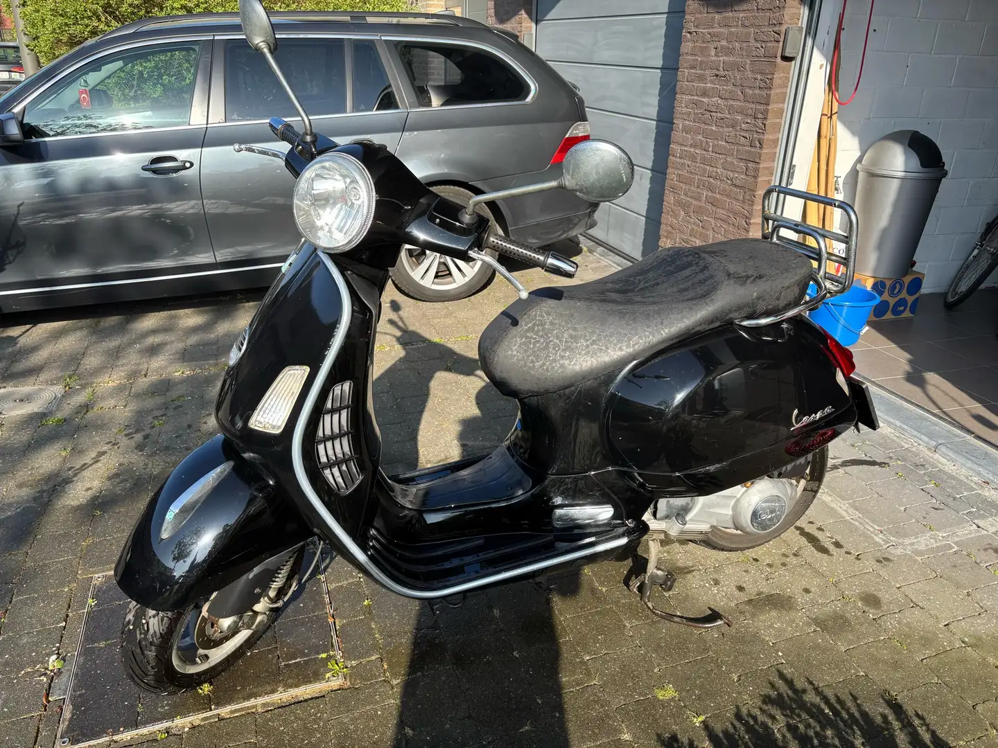 Vespa GTS 125 Černá - 1