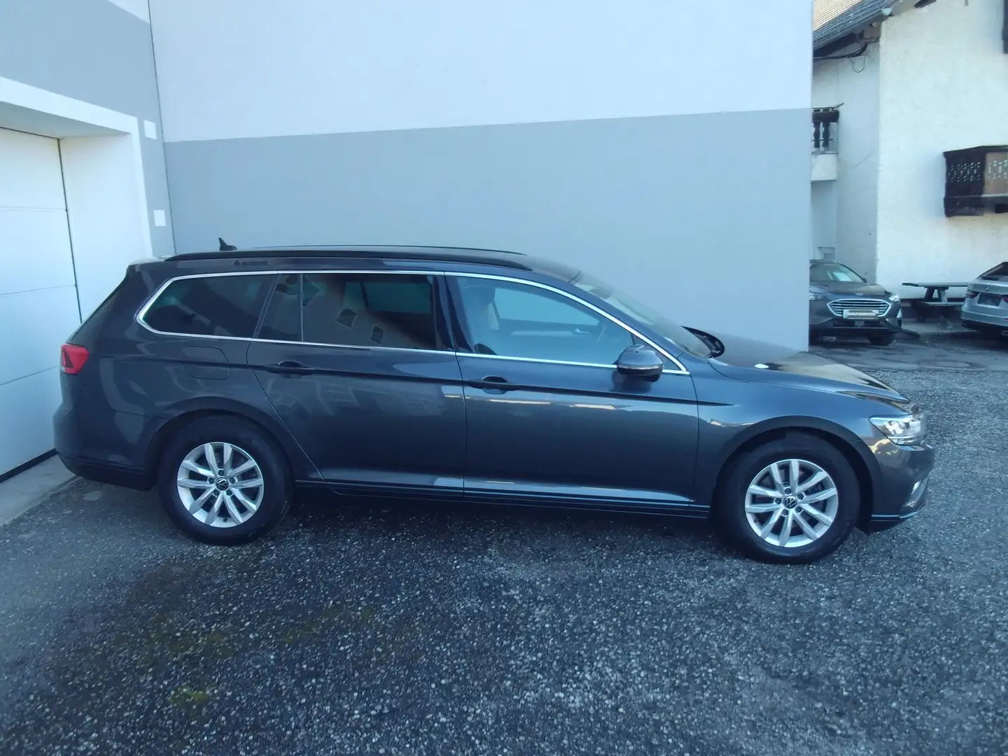 Volkswagen Passat Variant Business NAVI, AHK, SHZ, LED, ACC, R-KAMERA Grau - 1