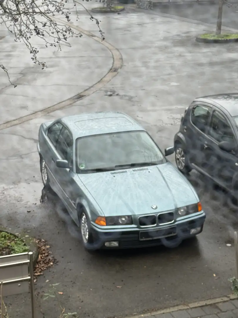 BMW 320 E36 - 1