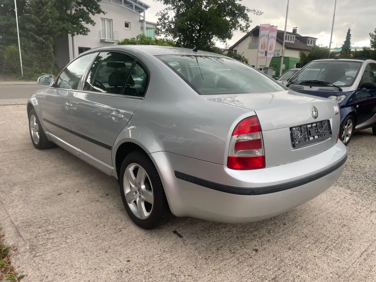 Skoda Superb 1.8 T Elegance Tiptronic Bi-XENON TÜV NEU Silber - 2