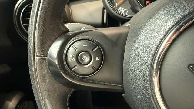 MINI One — photo 15