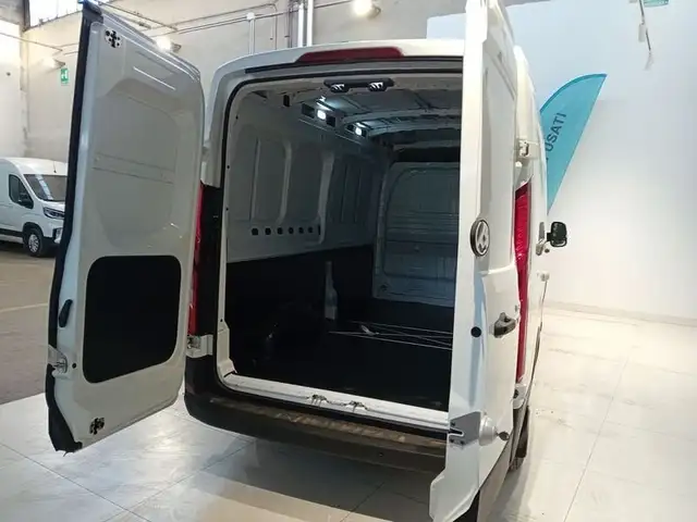 Maxus Deliver 9 view 5