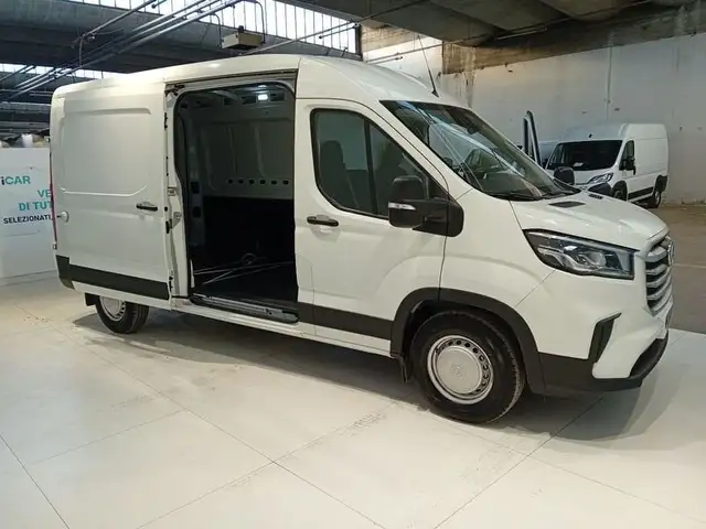 Maxus Deliver 9 view 4