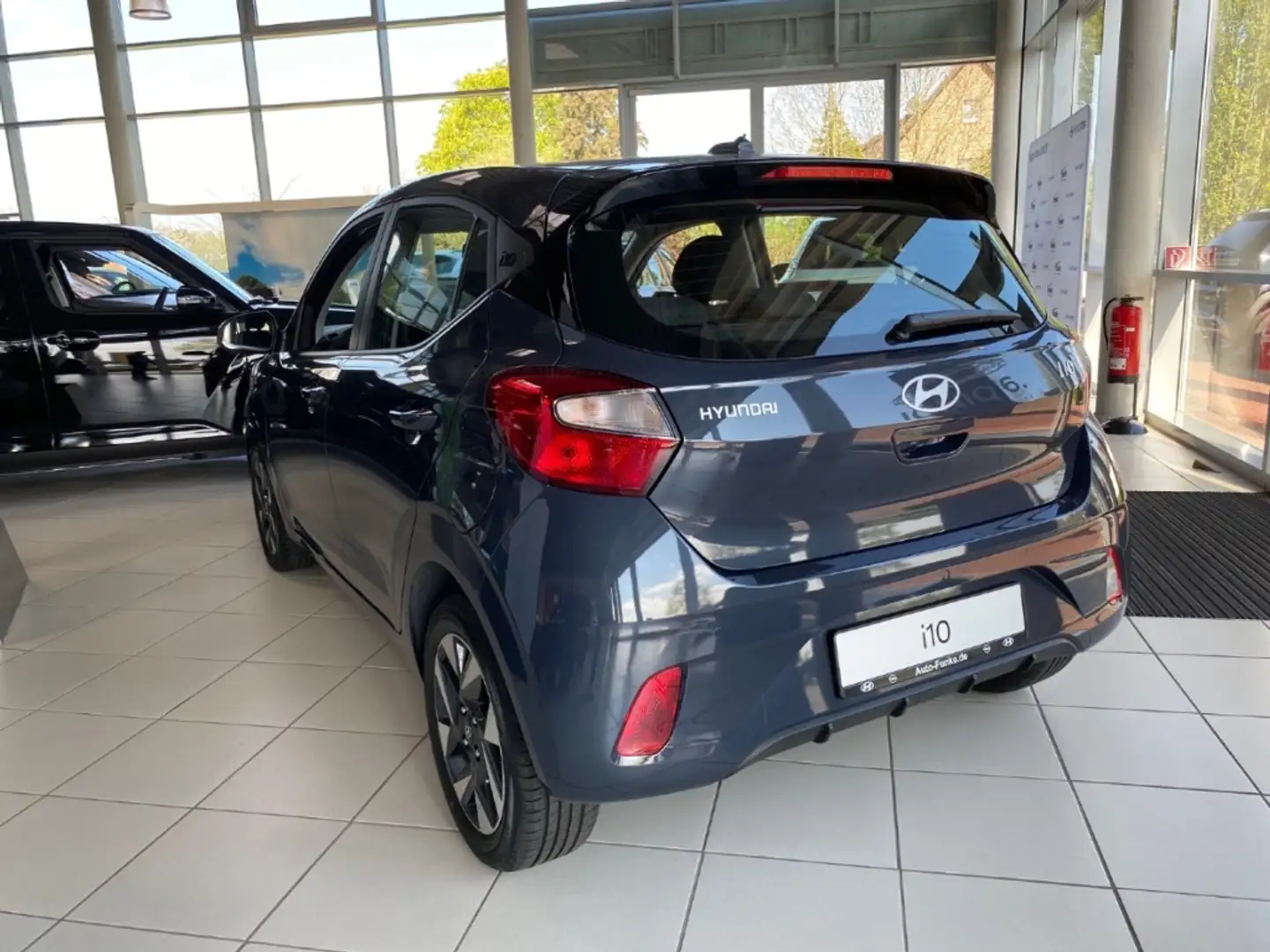 Hyundai i10 Trend 1.0 AT EU6e Navi Apple CarPlay Android Auto Gris - 2