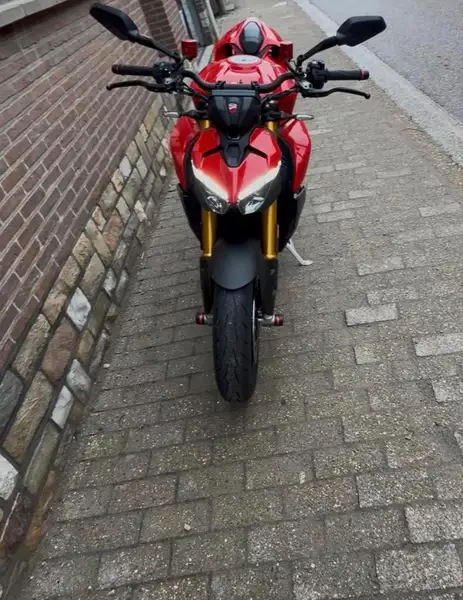 Ducati Streetfighter - foto 2