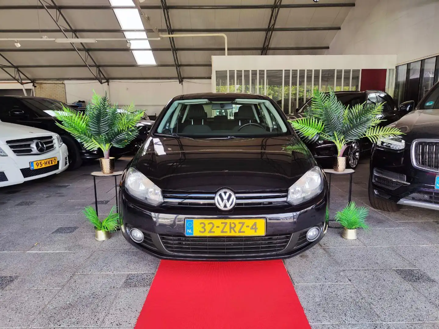 Volkswagen Golf 1.6 TDI NAVI HIGHLINE NAP FACELIFT 2012! Zwart - 1