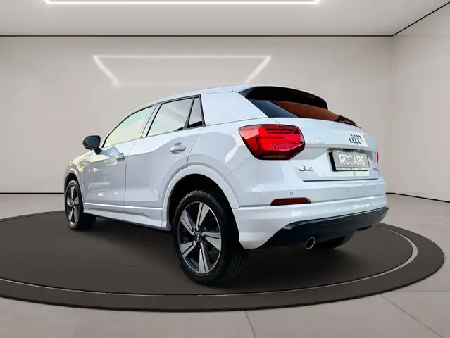 Audi Q2 view 11