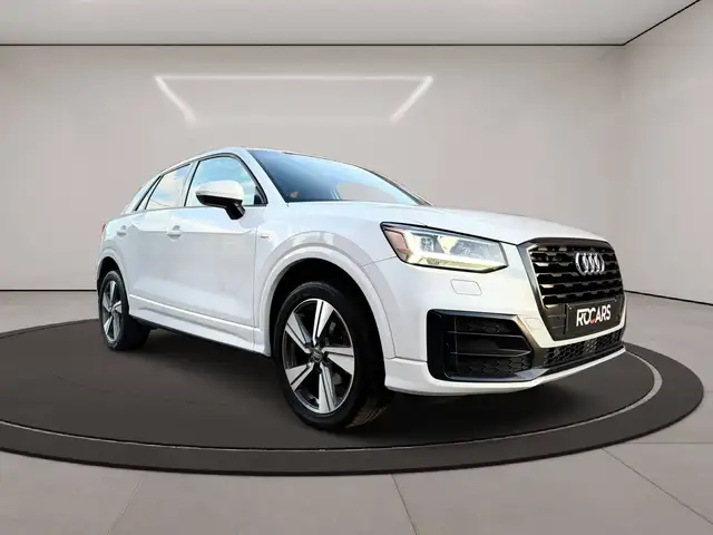 Audi Q2 view 4
