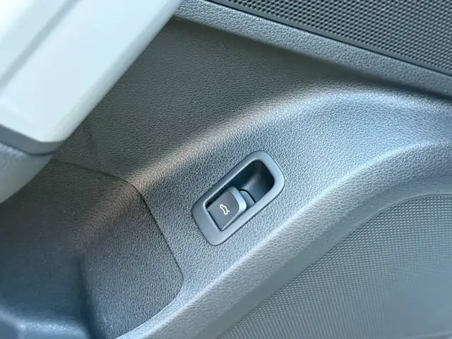 Audi Q2 view 15