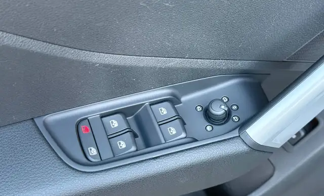Audi Q2 view 14