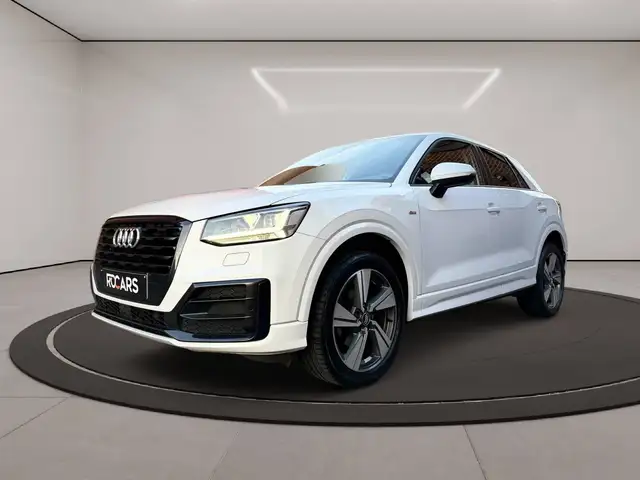 Audi Q2 view 5