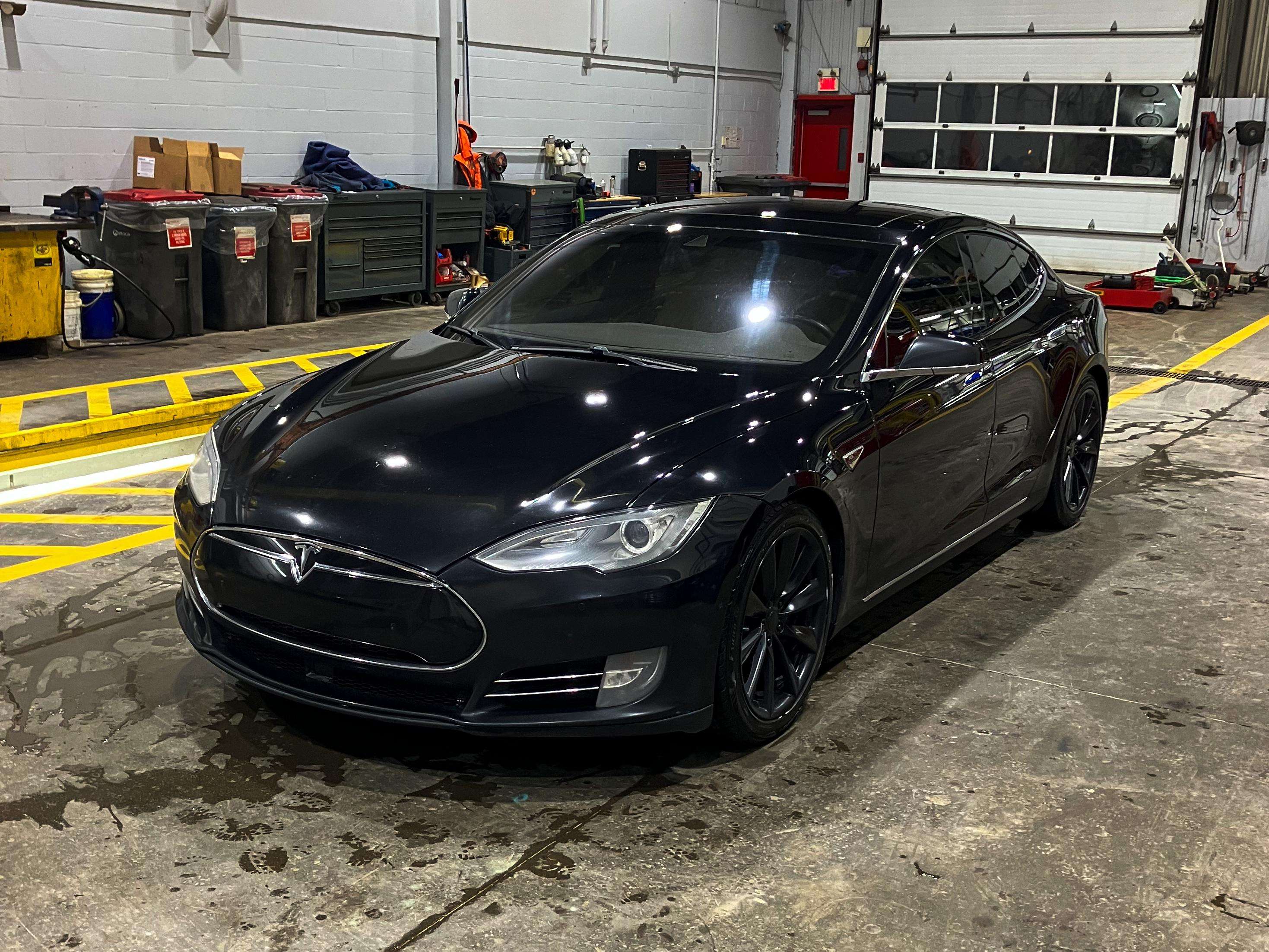 2015 Tesla Model S alt 5