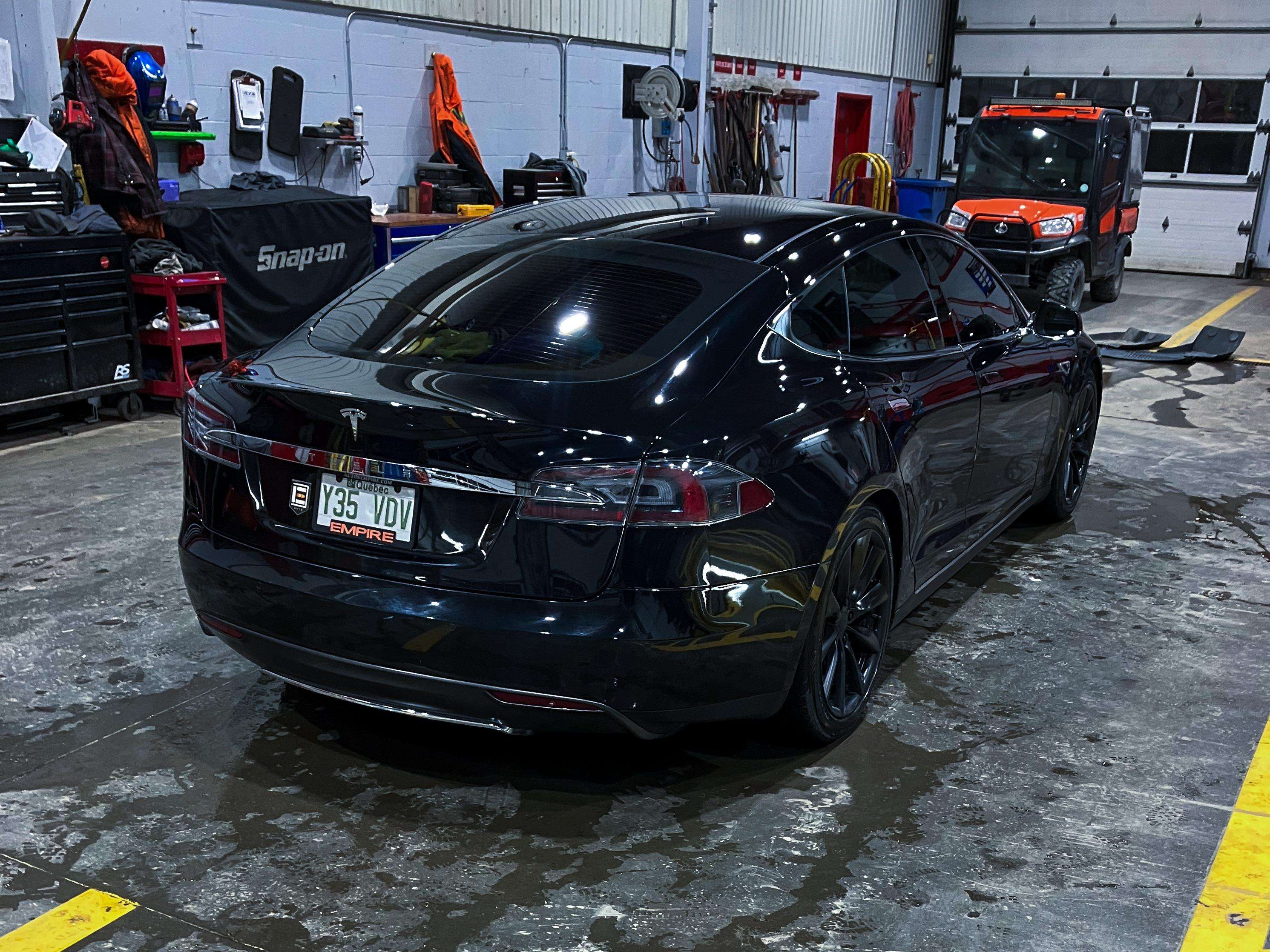 2015 Tesla Model S alt 3
