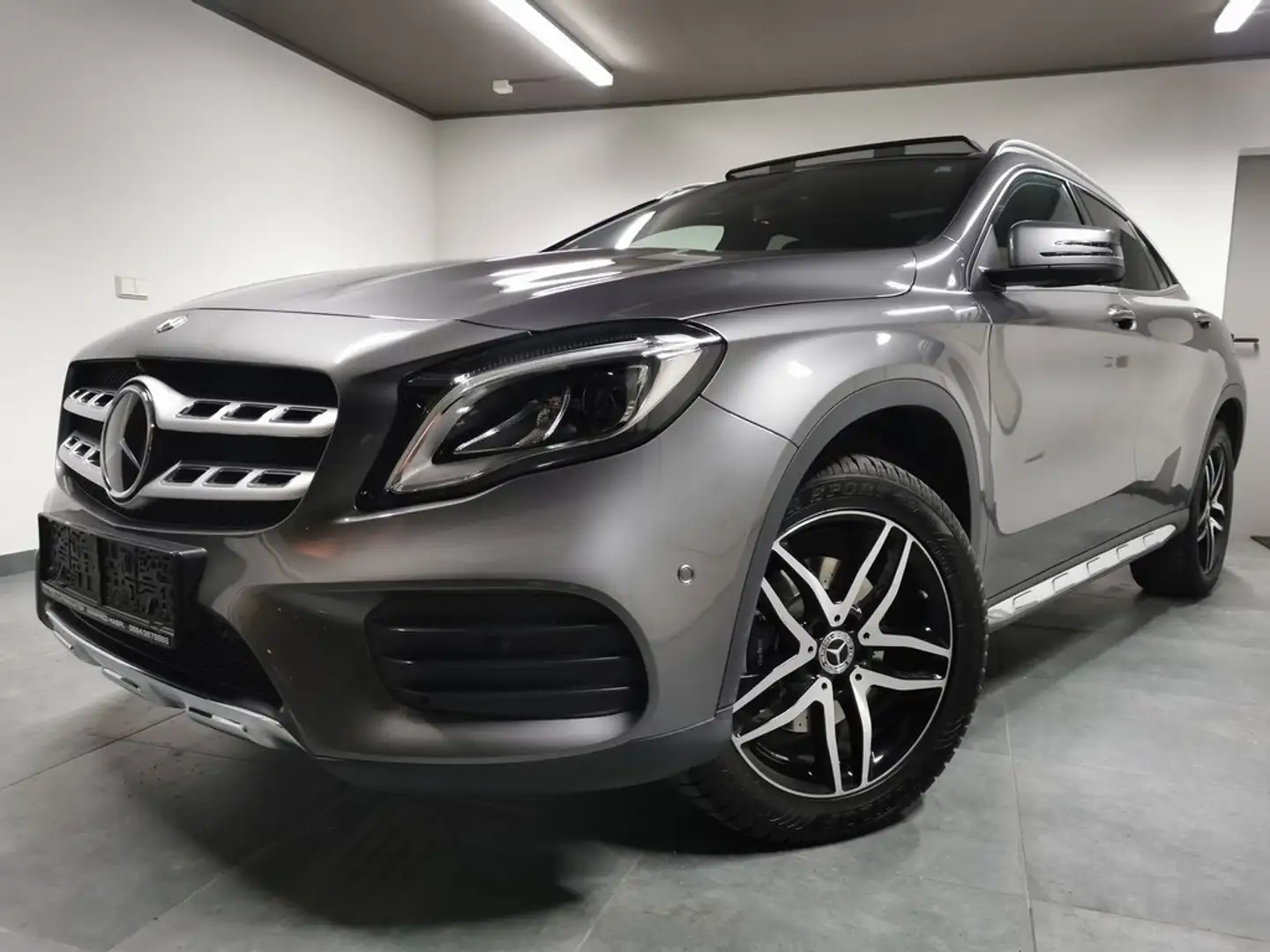 Mercedes-Benz GLA 250 - V E R K A U F T ! Grau - 1