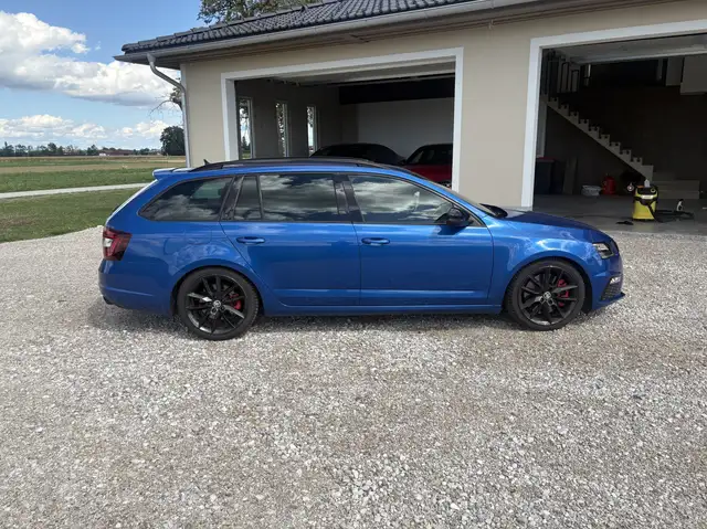 Skoda Octavia view 4