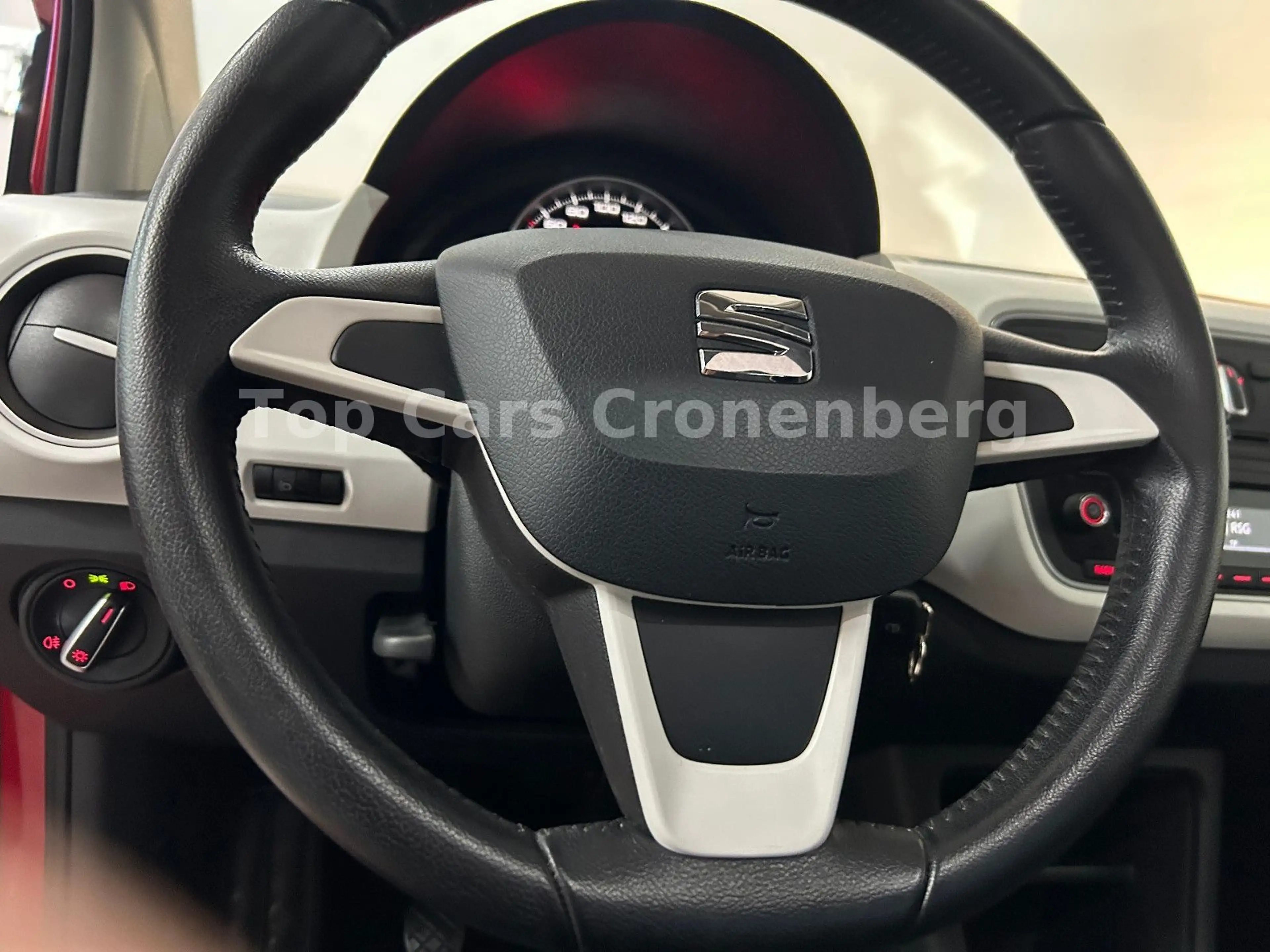 SEAT Mii Chic*1.Hand*Leder*Panorama*SHZ*PDC*EU6*S-Hef — photo 11